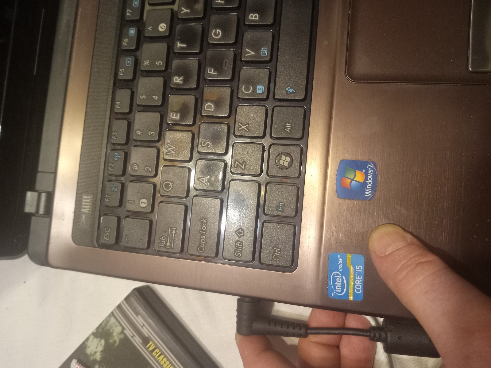 Asus X53E-RH52 Intel i5-2450M 2.5GHz 6 GB – Needs repair, working, please read