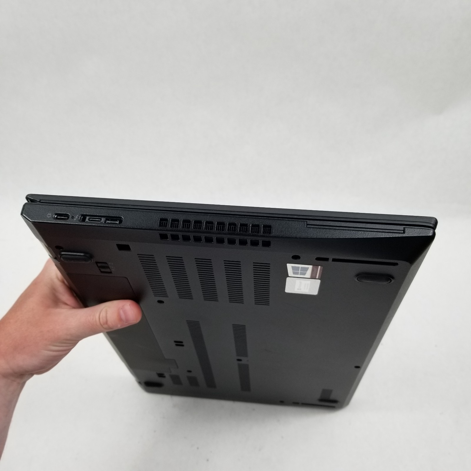 Lenovo ThinkPad T580 Core i7-8550U 1.80GHz 8GB RAM 256GB SSD Win 11 Pro *Read*