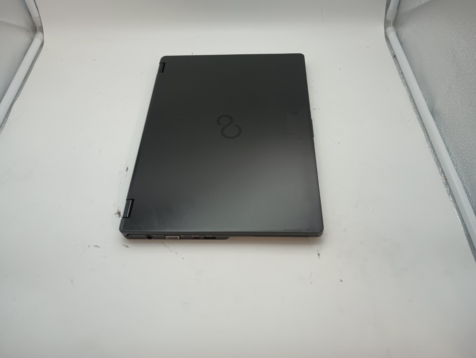 7081 LifeBook U747 w/genuine Fujitsu Charger!! i5 6th gen.8GB.256GB M.2.14″ FHD.
