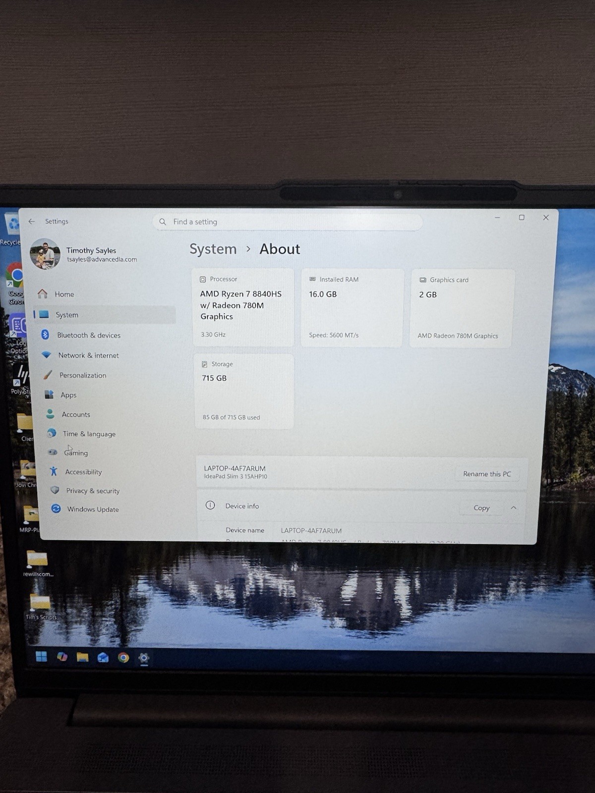 15.6” Lenovo Ideapad Slim 3 15AHP10 Ryzen 7 8840HS 16GB Ram 512GB SSD