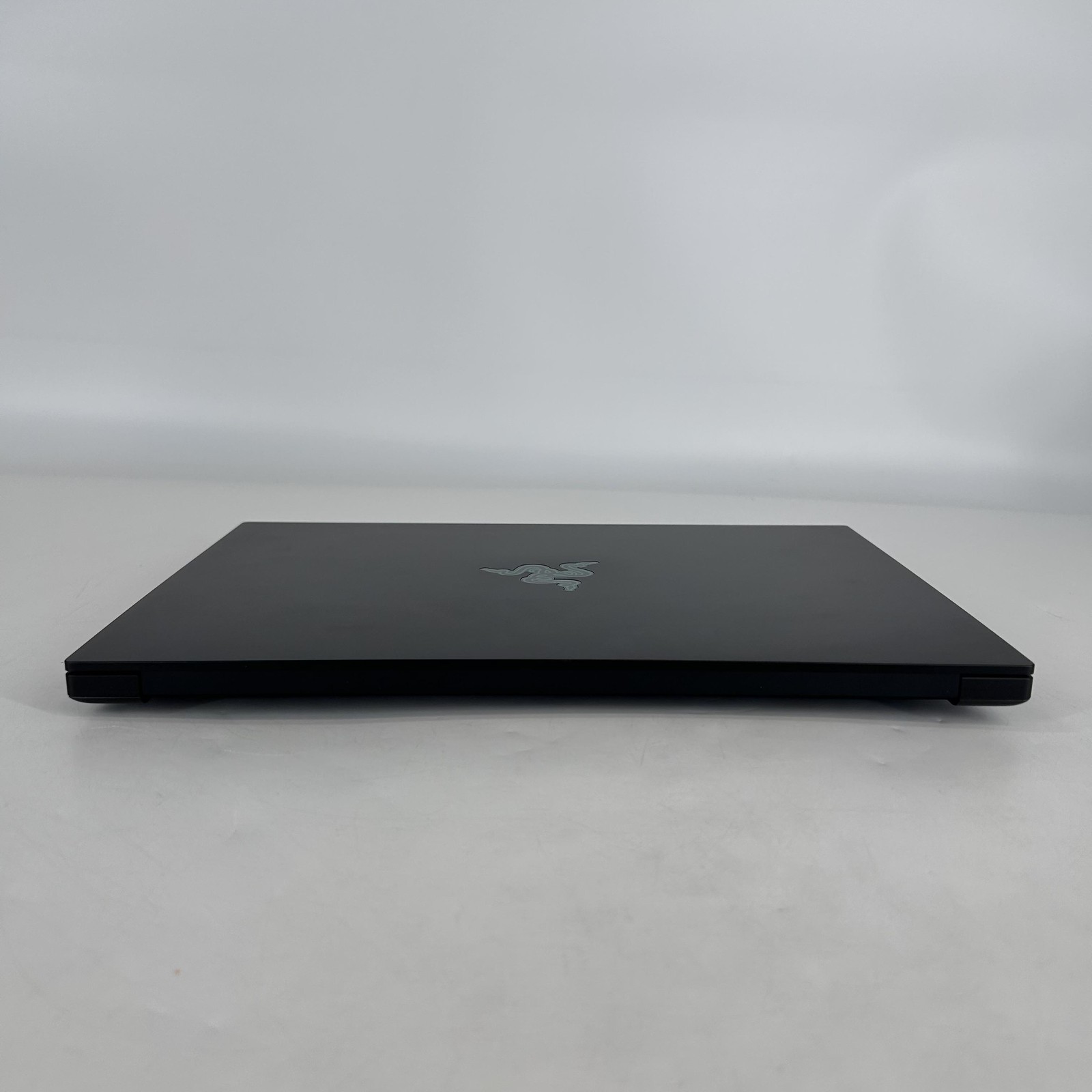Razer Blade 14 120Hz QHD+ 2025 2.0 GHz Ryzen AI 9 365 32GB 1TB SSD RTX 5070-READ