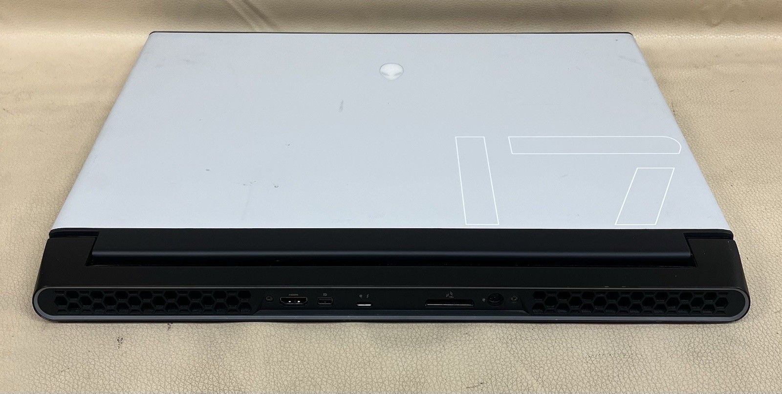 Dell Alienware M17 R3 17″ 4K I7-10875H 512GB SSD 32GB W11 GeForce RTX 2070 SUPER