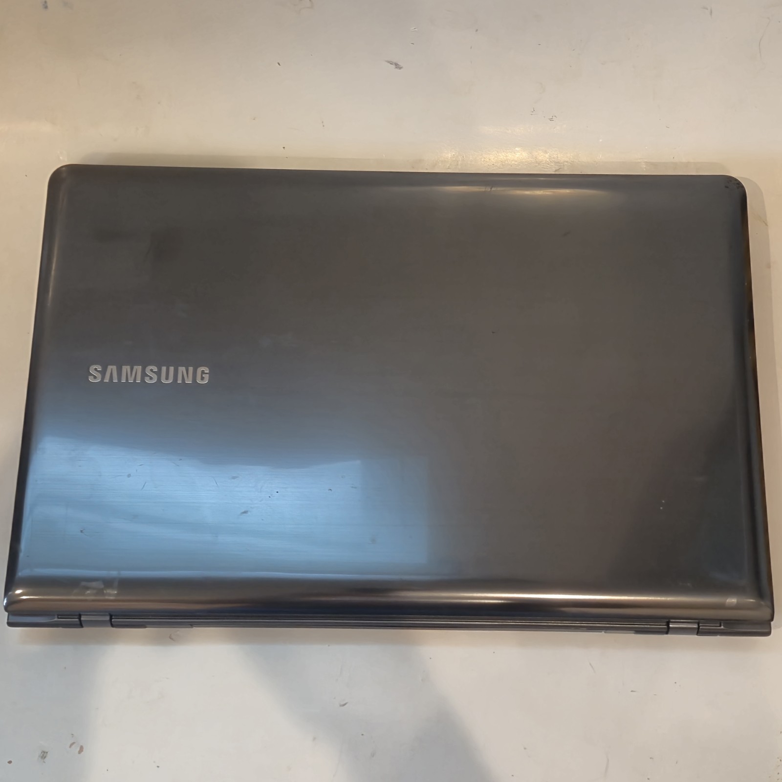 READ Samsung NP355V5C 15.6″ AMD A6-4400M APU Radeon HD 2.7GHz 120GB SSD 6GB RAM