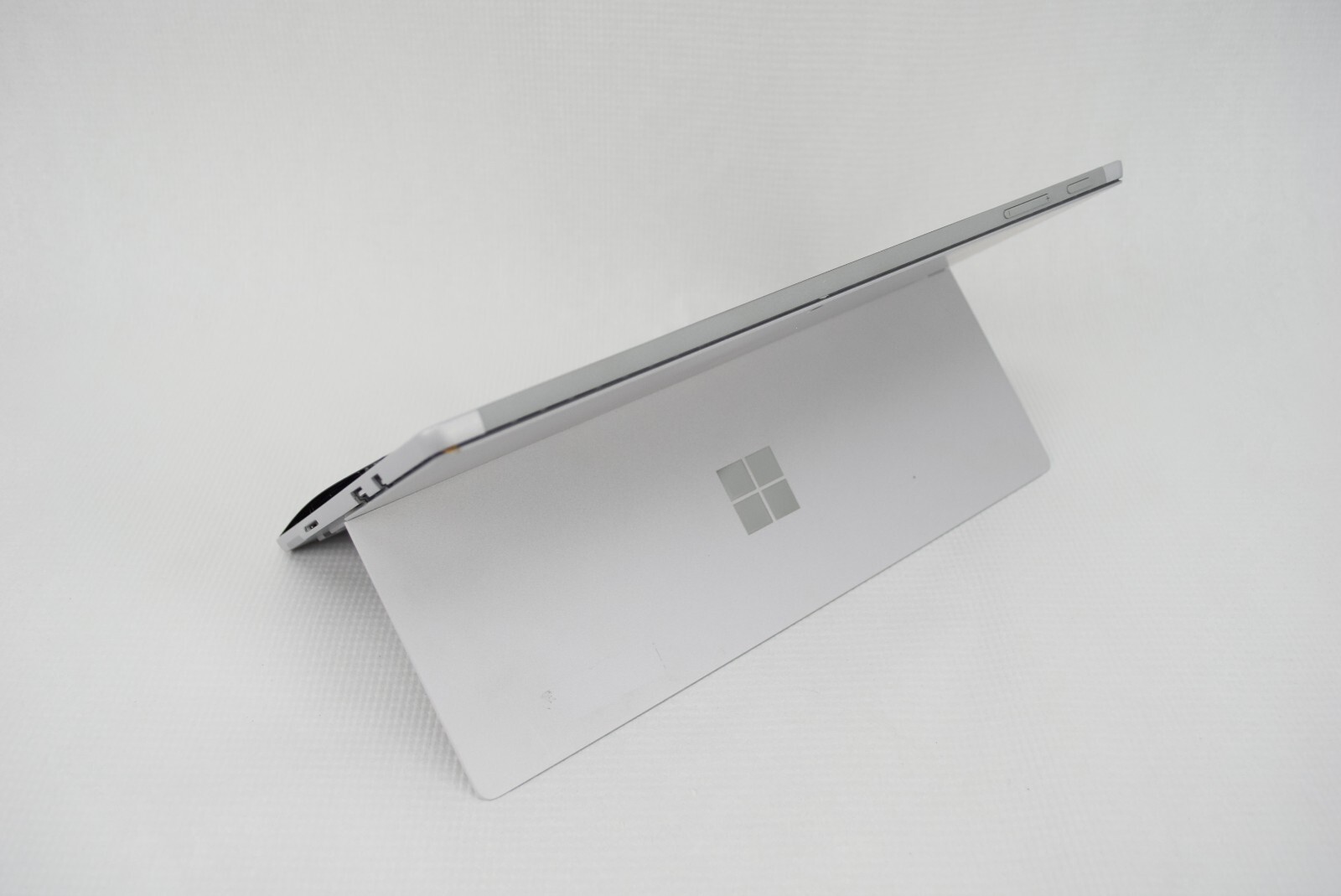 Microsoft 1796 Intel i7-5th 8 GB Ram OS Not Installed 256 GB HDD