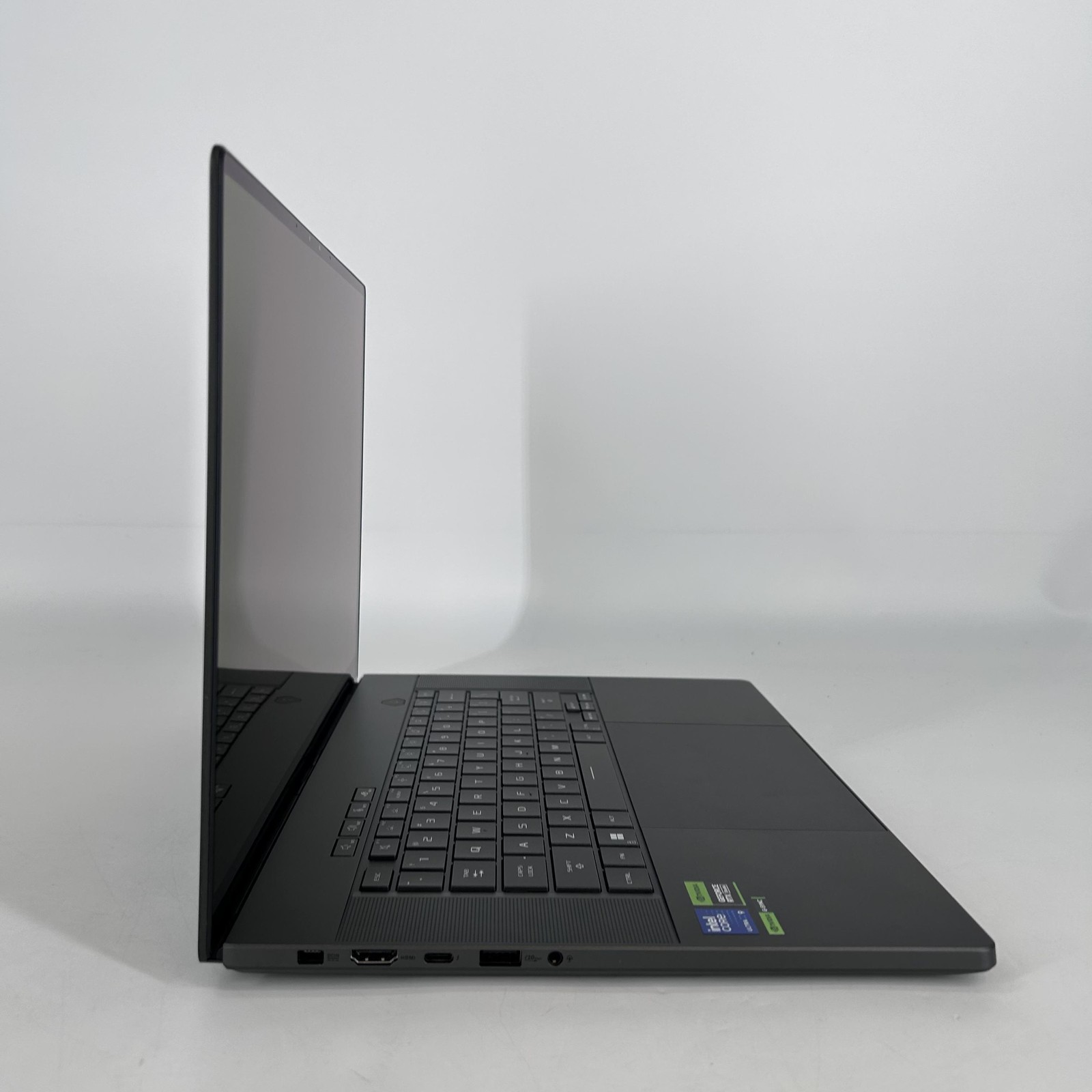Asus ROG Zephyrus G16 GU605 16 QHD+ 2.5 GHz Ultra 9 185H 32GB 2TB SSD RTX 4090