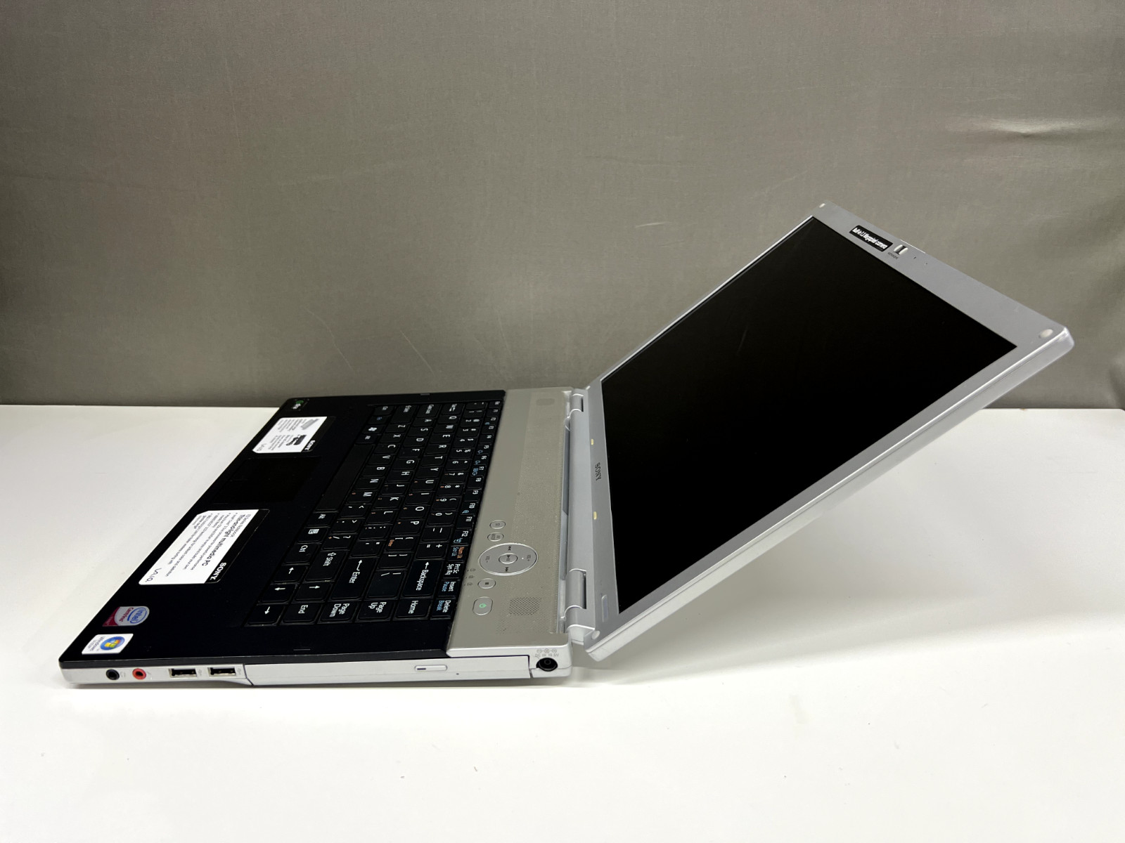 Sony VAIO PCG-3A4L Notebook 200GB Hard Drive 2GB Memory Windows 7
