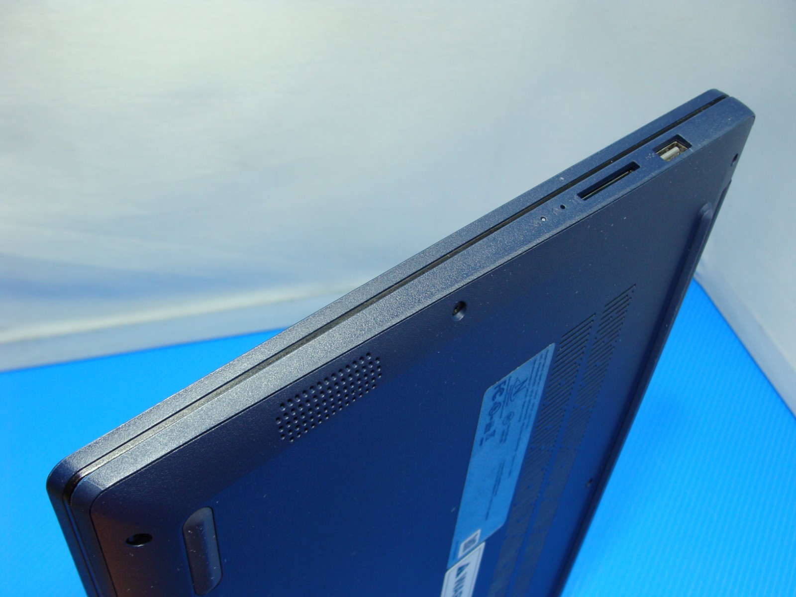 Lenovo IdeaPad 1 15IAU7 15.6″ FHD TOUCH core i5-1235U 1.3GHz 8GB 512GB Win 11 H