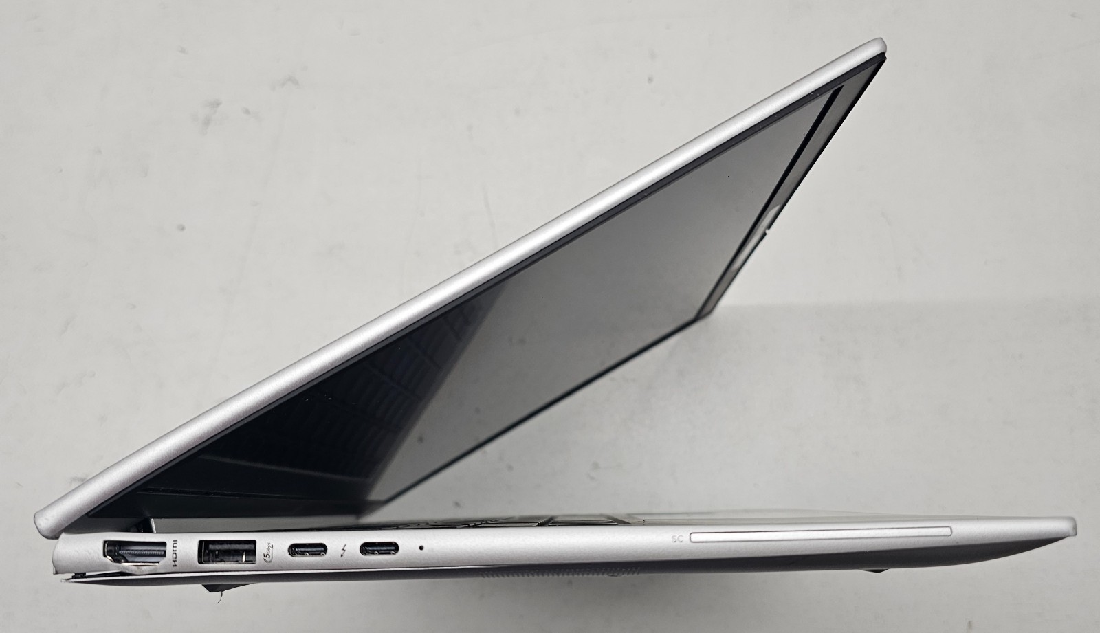 HP EliteBook 845 G11 14″ Touch Laptop AMD Ryzen 7 8840U NO RAM/HD/OS/POWER (FL)