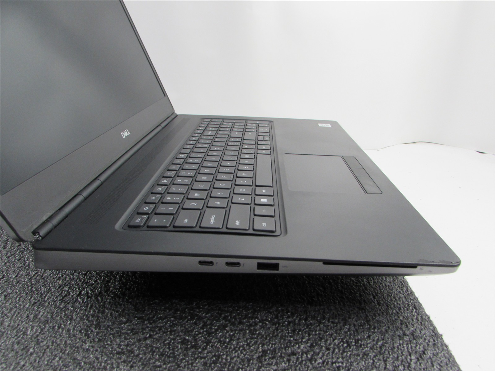 DELL PRECISION 7750 1920X1080 I7-10850H 1TB 32GB RAM RTX 3000 WIN 11 PRO NO BATT