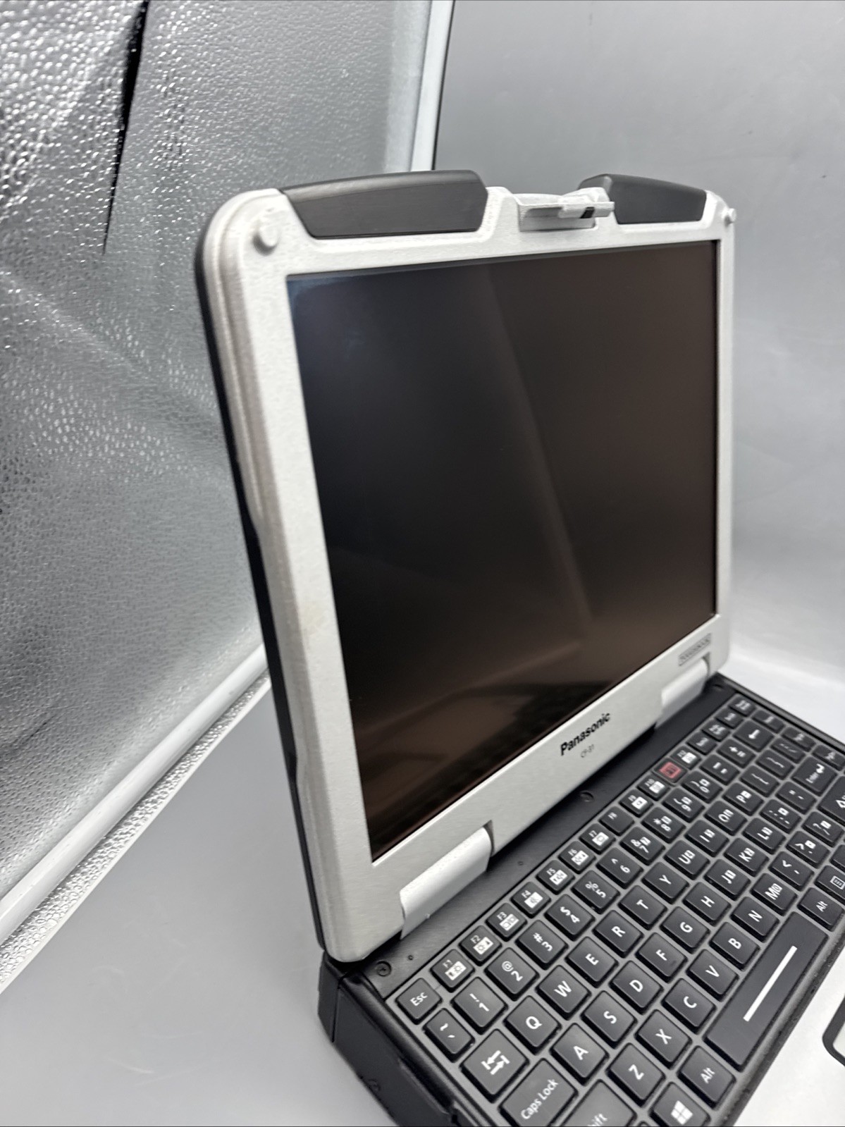 Panasonic Toughbook CF-31 Touchscreen i5-7300U 16GB DDR4 DVDRW No HD/OS/AC