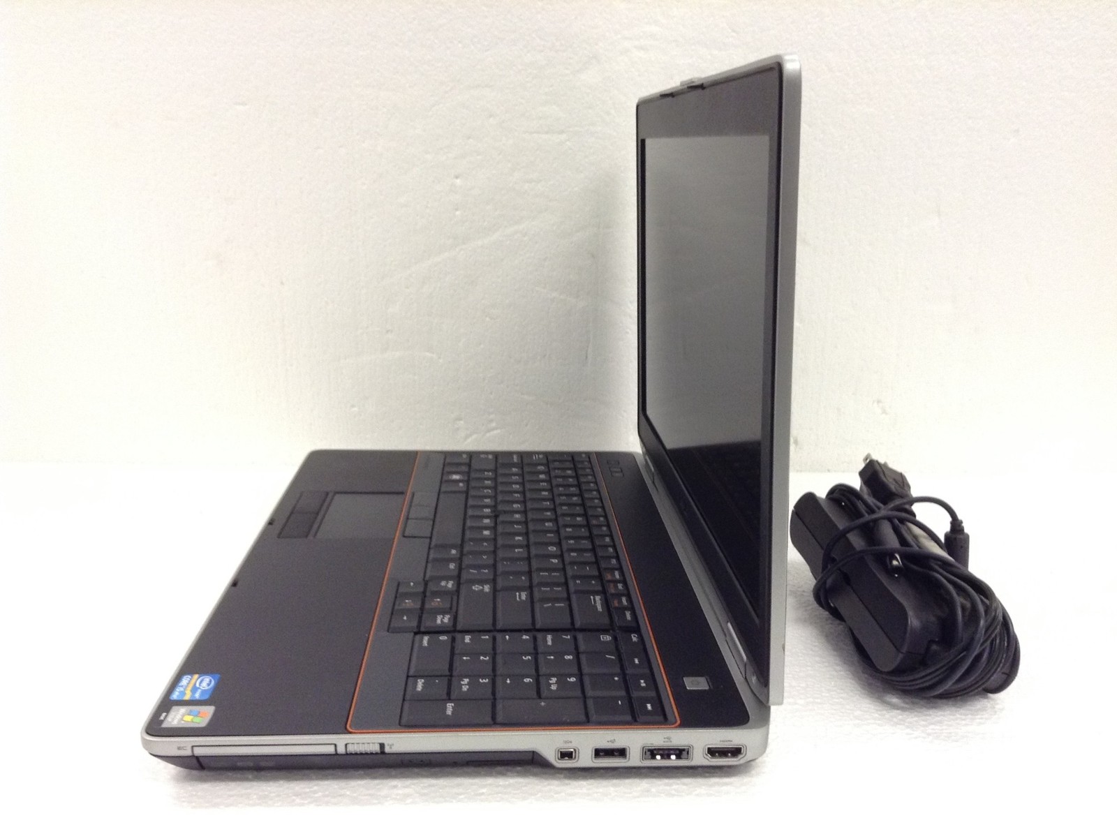 Dell Latitude E6520 i5 2.6GHz Laptop 4GB RAM DVD-RW Ac adapter No HD No Battery