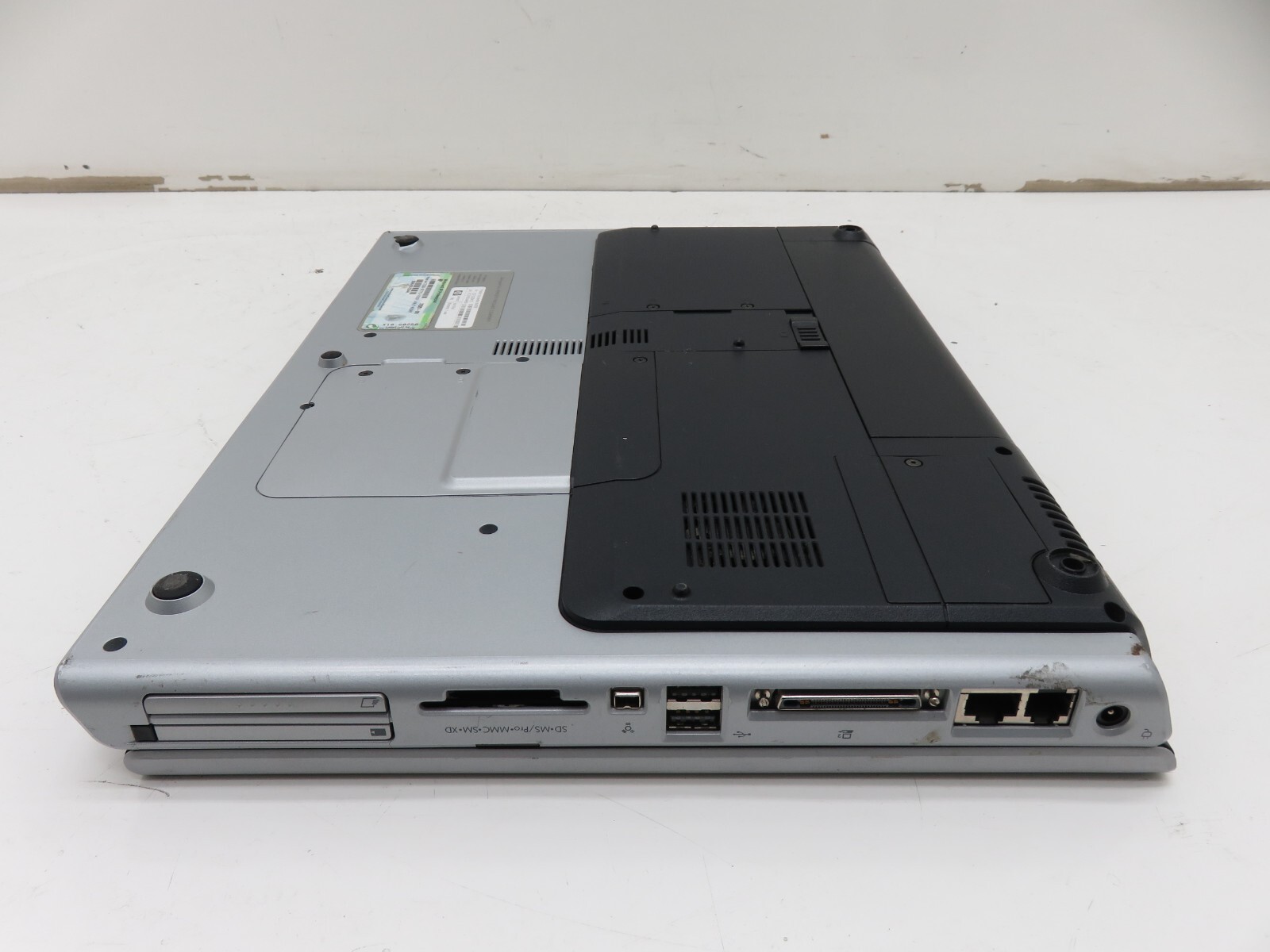 HP Pavilion dv4000 DV4165CL Laptop Intel Pentium M 1GB Ram No HDD,Bad Battery