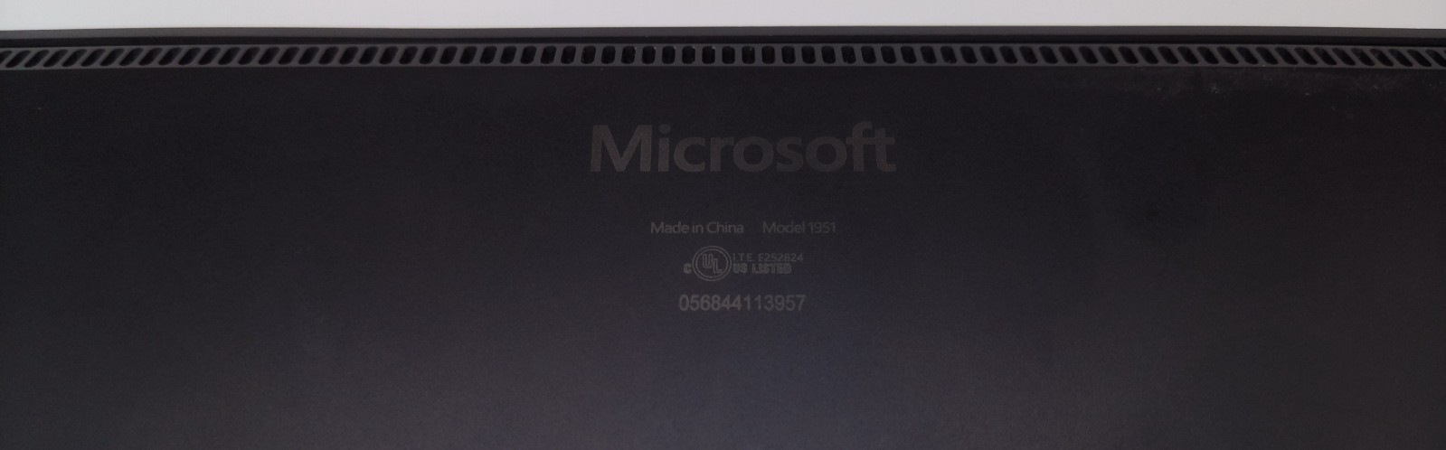 Surface Laptop 4 13.5″ 1951 Intel Core-i7-1185G7 32GB RAM 1TB NVMe – Touch W/ AC