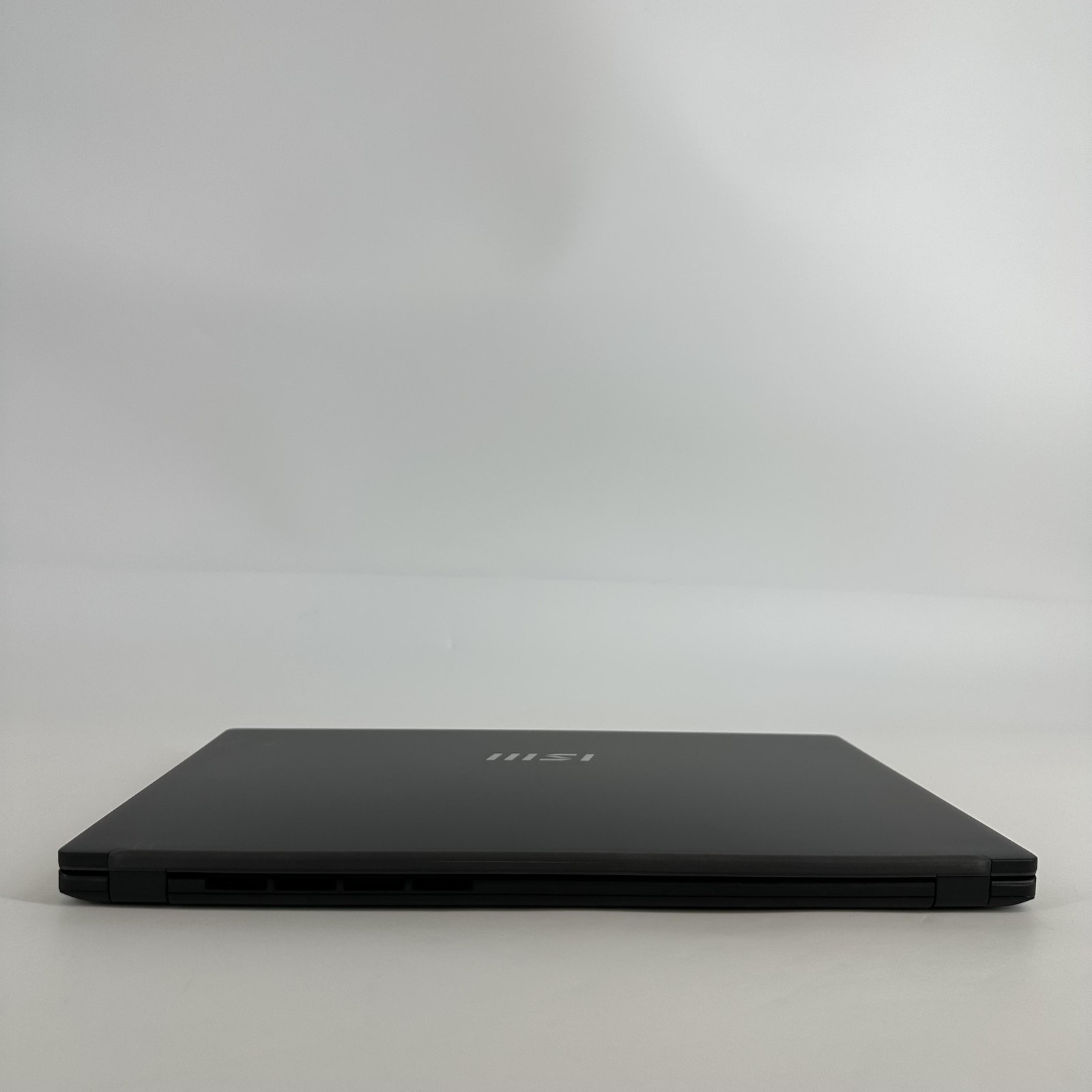 MSI Modern 15 H AI 15 Black FHD 3.6 GHz Ultra 5 125H 16GB RAM 1TB SSD Very Good