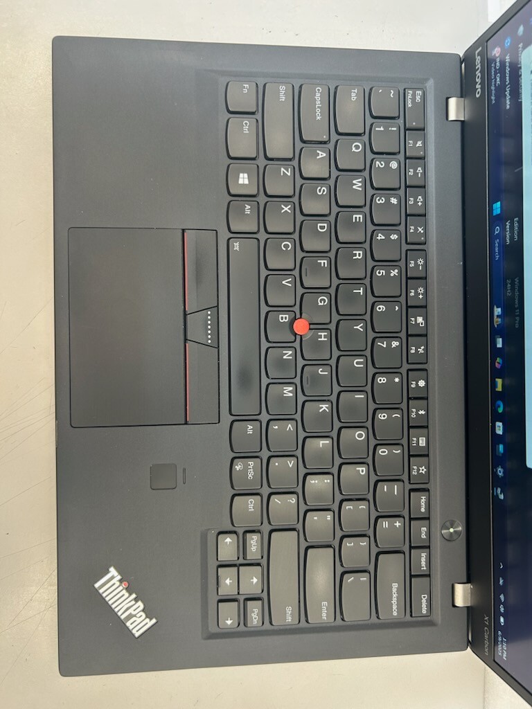 Lenovo 20HRCTO1WW ThinkPad X1 Carbon 5th Gen i7-7600U 16GB 500GB Windows 11 Pro