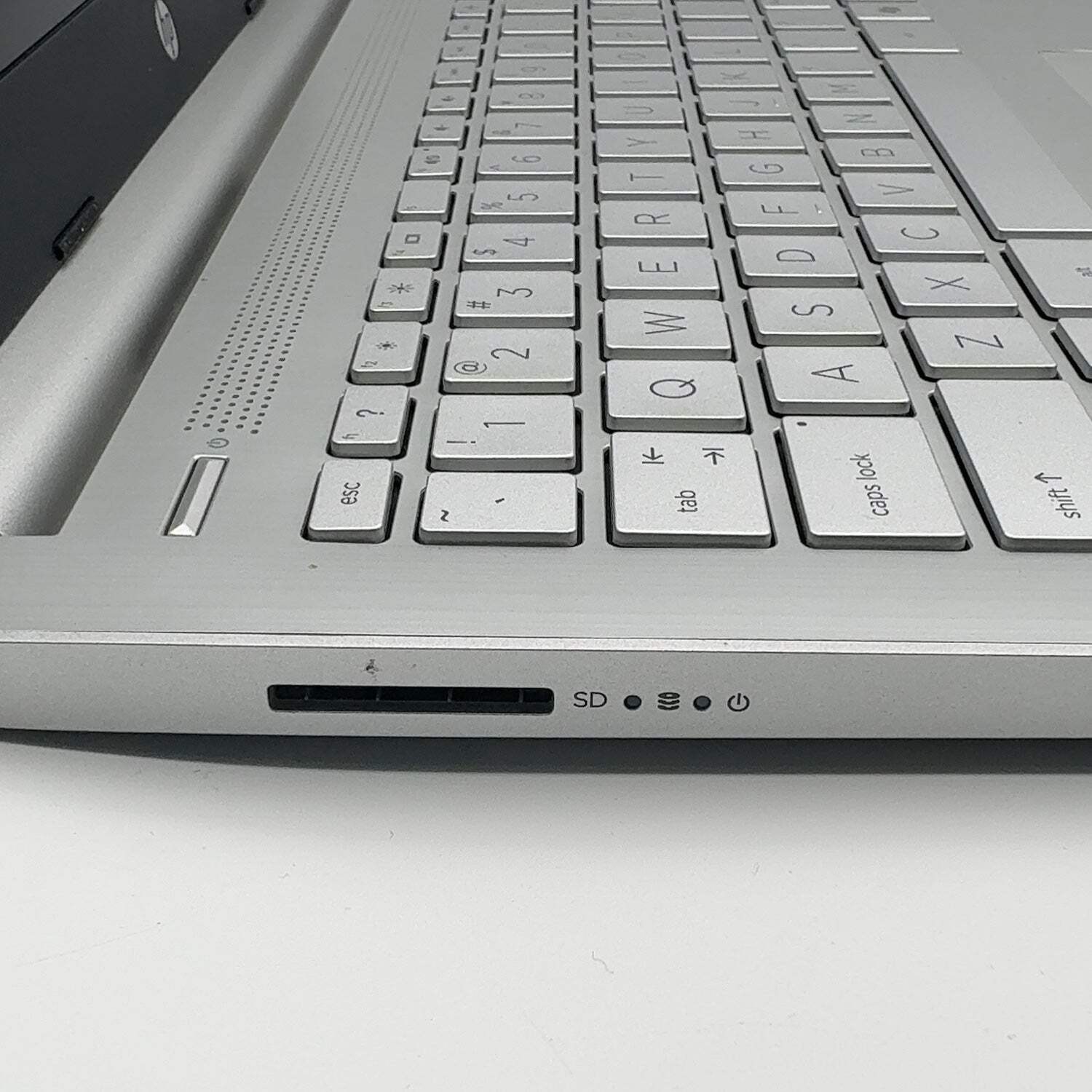 HP Envy 14-DQ6011DX 14″ N150 1.0GHz 4GB RAM 128GB SSD