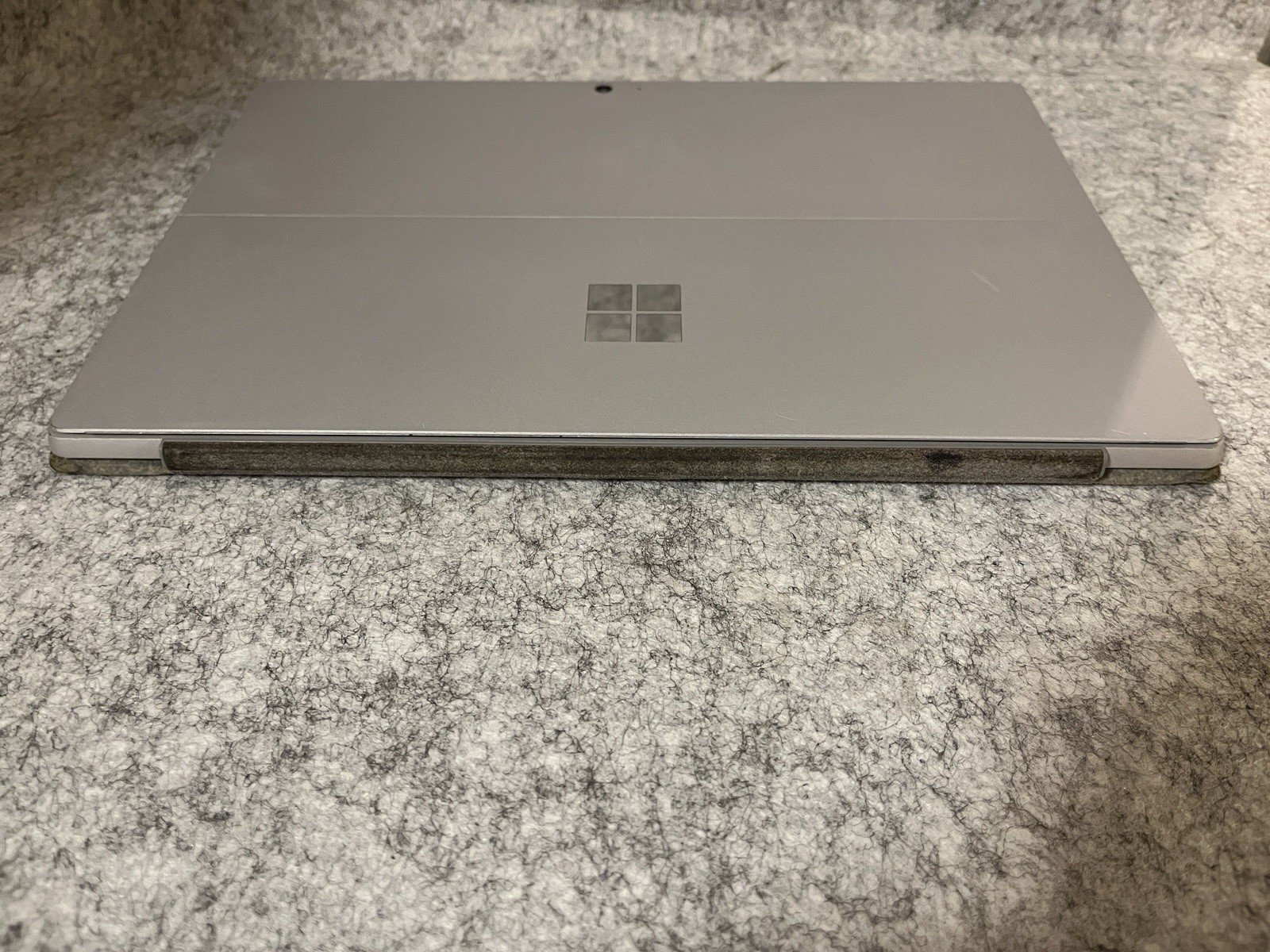 Microsoft Surface Pro 6 i5-8350U @ 1.70GHz 8GB 256GB SSD Touch screen W-11 P