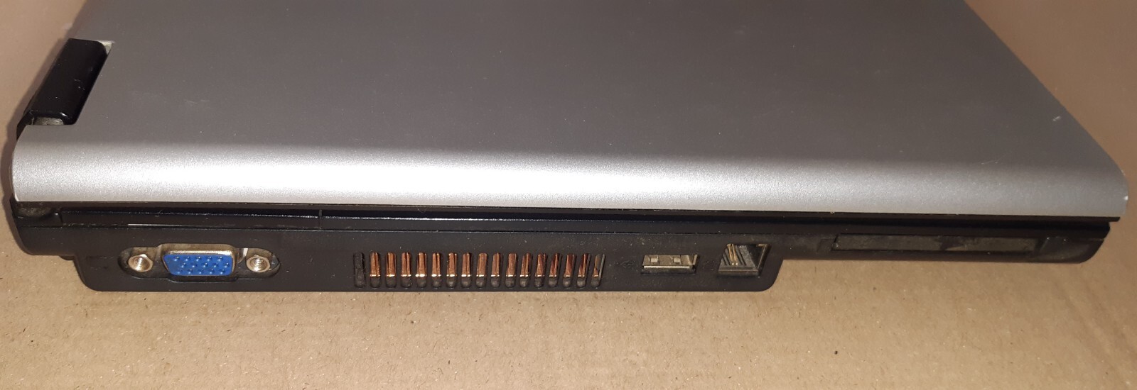 Toshiba Satellite l30-134 Celeron® M CPU 410 1.46 GHz 1.5GB RAM, 120 GB HDD Win7