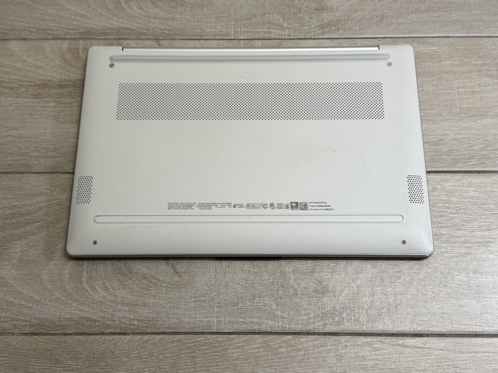 HP Laptop 14-em0233nr 14″ AMD Ryzen 3 7320U 4GB Ram 256GB SSD Silver Windows 11
