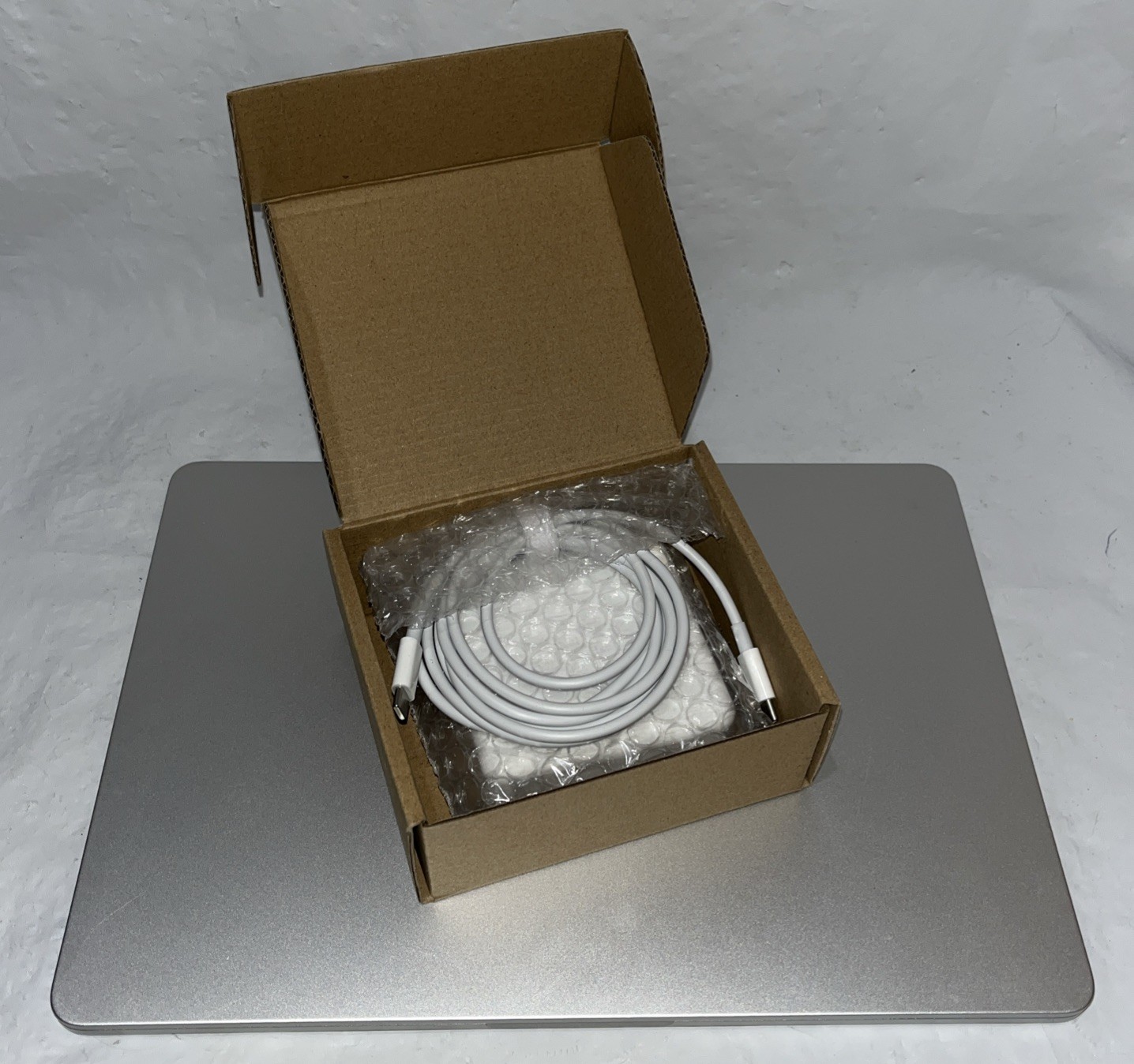 Apple A2681 MacBook Air Mid 2022 M2 8 Core@3.49GHz, 8GB DDR5, 250GB M2, Tahoe