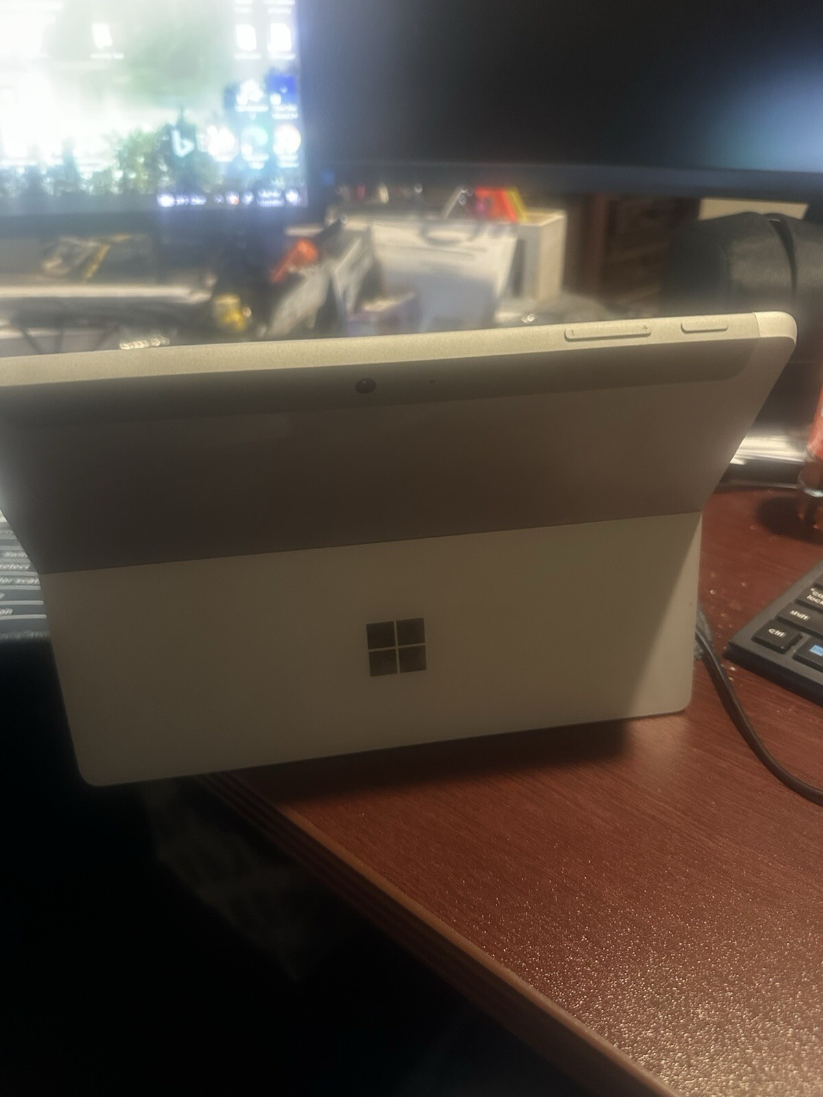 Microsoft Surface Go 10″ Tablet Pentium-4415Y 1.60GHz 8GB RAM 256GB HDD