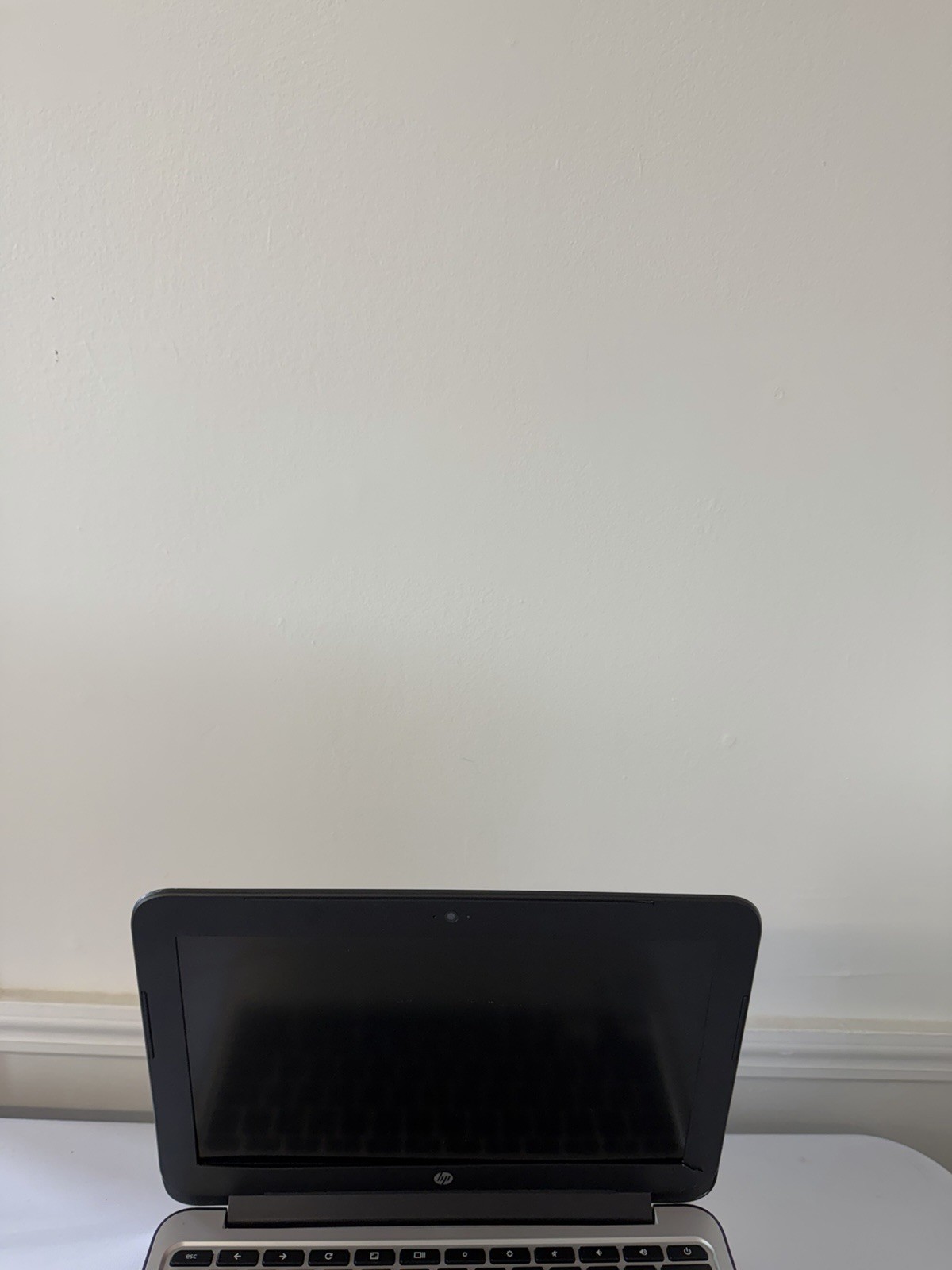 HP Chromebook 11 G4 – Screen Marked – Intel Celeron N2840 – RAM 2 GB – Read Des