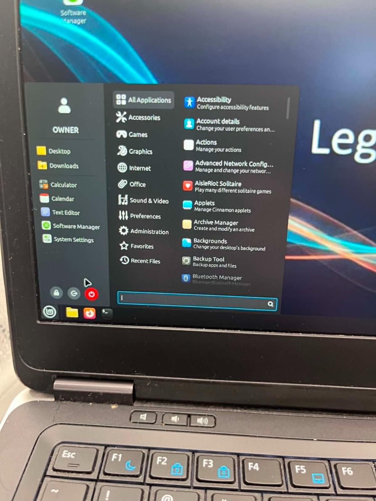 Dell Latitude | Linux Mint | i5-4300U| 8GB| 500GB | Backlit Keys | 1 YR WARRANTY