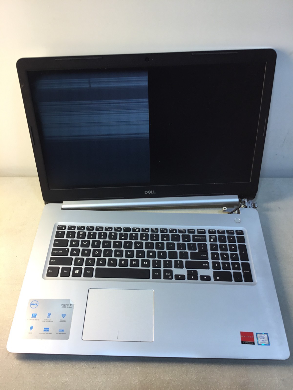 Dell Inspiron 17 5767 – FHD – i7-8600U – 4GB – NO HD