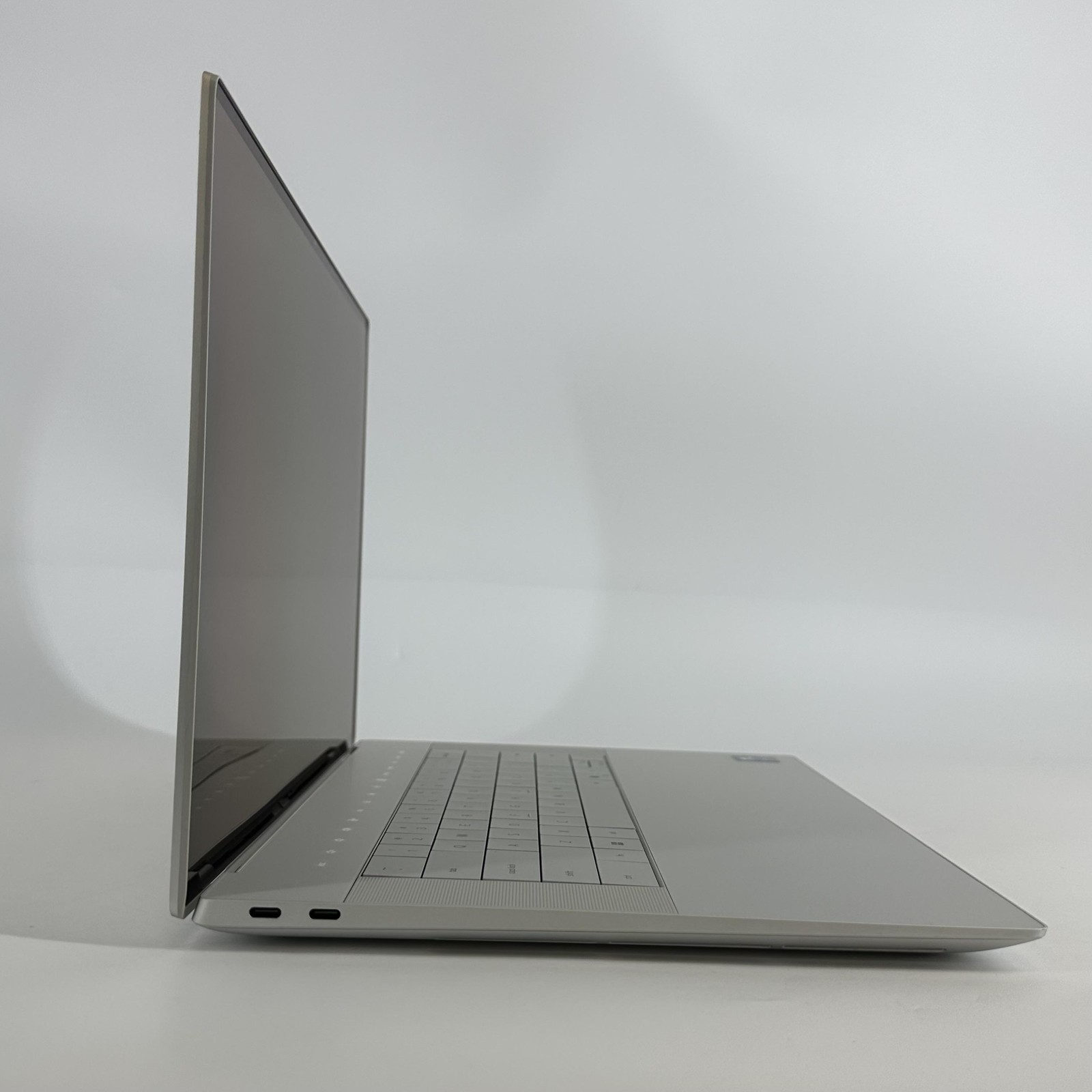 Dell XPS 16 DA16250 4K+ 2.9GHz Ultra 9 285H 32GB 1TB SSD RTX 5060 Very Good