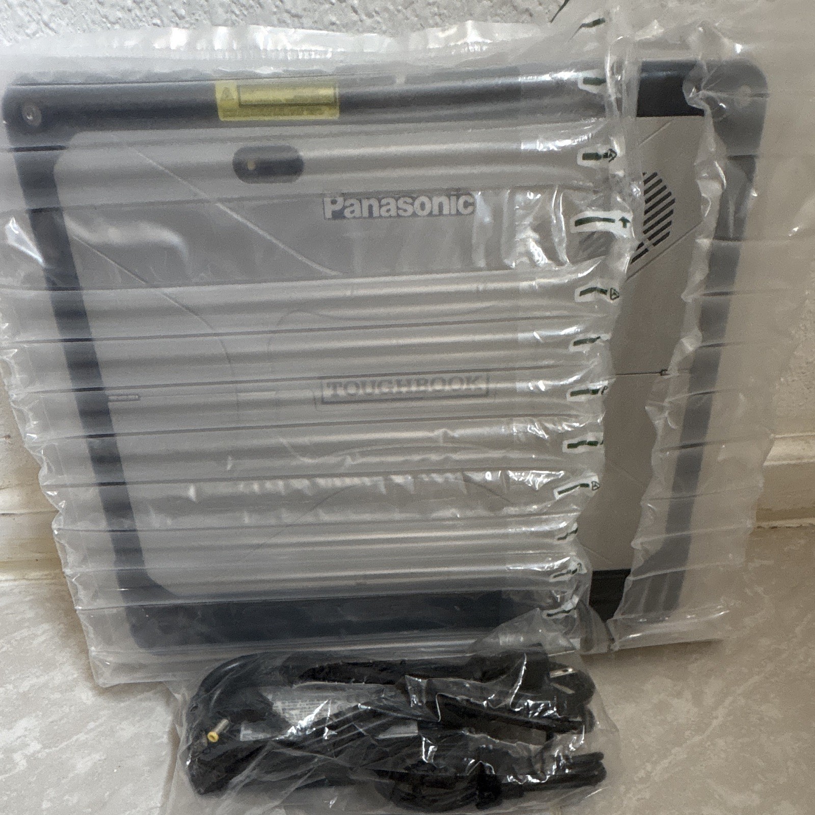 Panasonic Toughbook 33 MK1, 2 en 1 resistente, Core i5-7300U hasta 3.5GHz, pan