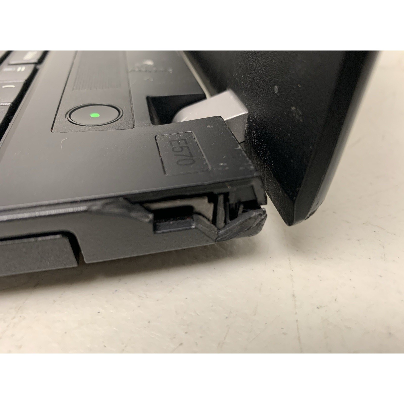 Lenovo ThinkPad E570 i5-7200U 2.5GHz 8GB RAM 500GB Hhd Windows 11 Pro