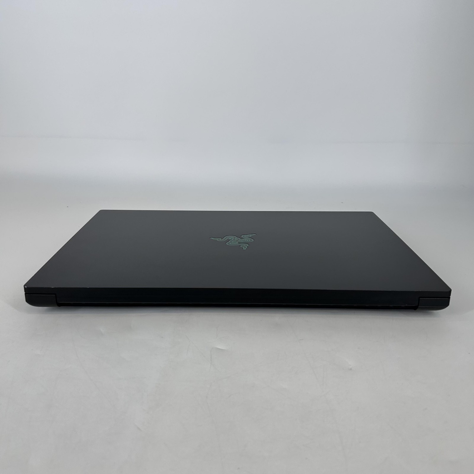 Razer Blade 16 120Hz UHD+ 2.2 GHz i9-13950HX 32GB 1TB/1TB RTX 4090 Very Good