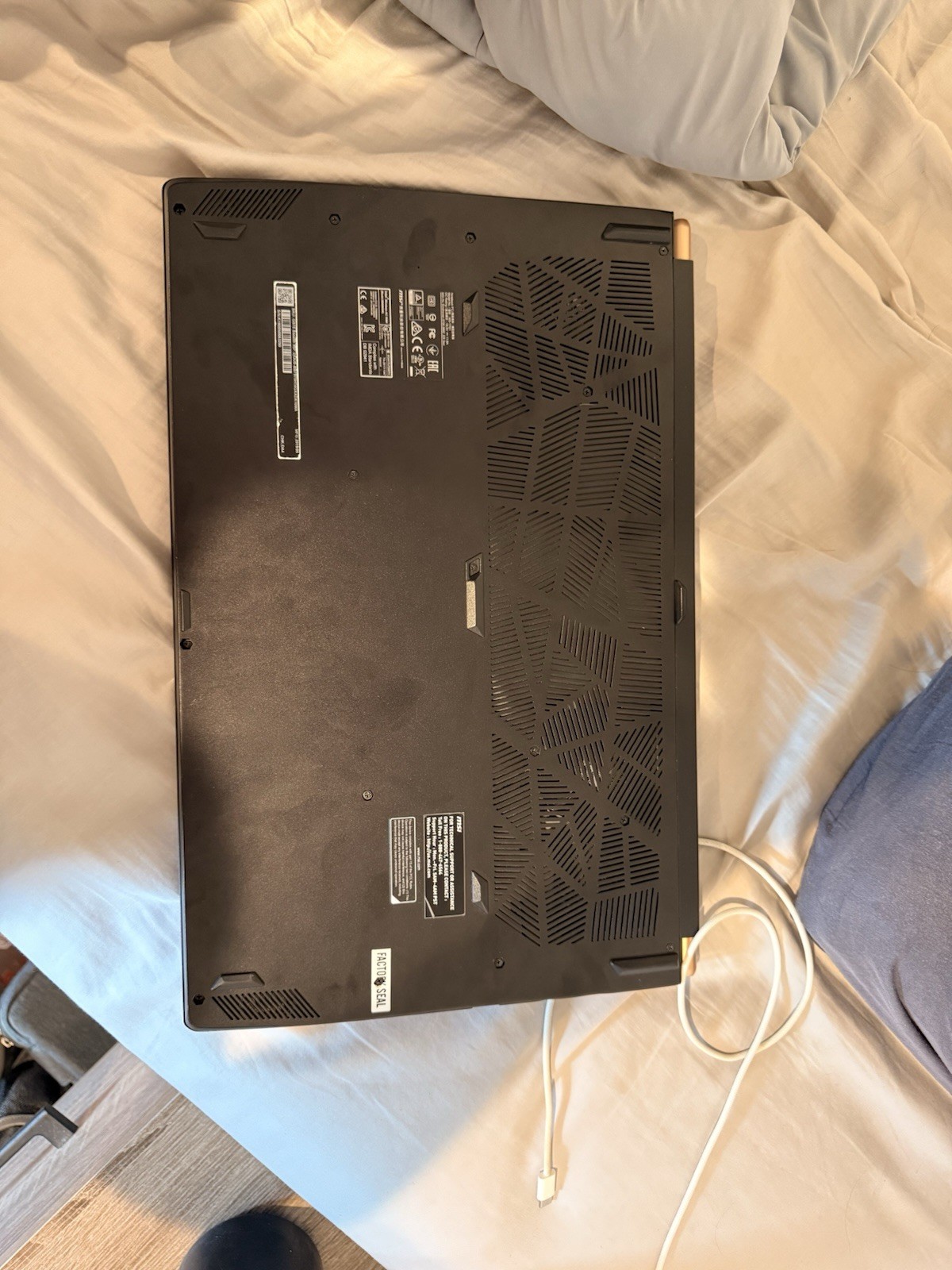 MSI GS75 Stealth 17.3 inch (1 TB, Intel Core i7 9th Gen., 2.60 GHz, 16 GB)…