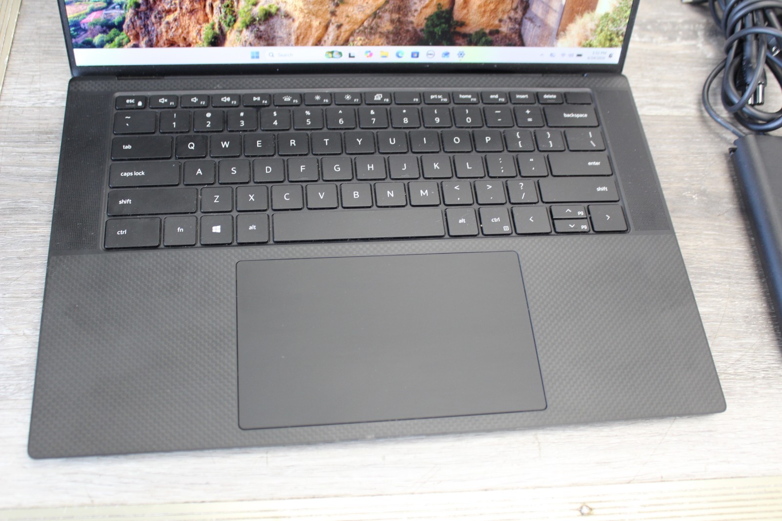Dell XPS 15 9500 15.6″ Core i7-10750H 32GB 1TB SSD GTX 1650 Ti Win 11 Laptop