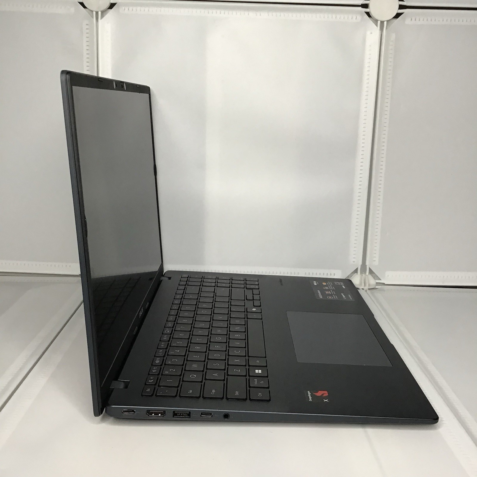 ASUS 16″ Vivobook 16 Snapdragon X1 Windows 11 16GB/512GB Laptop X1607Q FORPARTS
