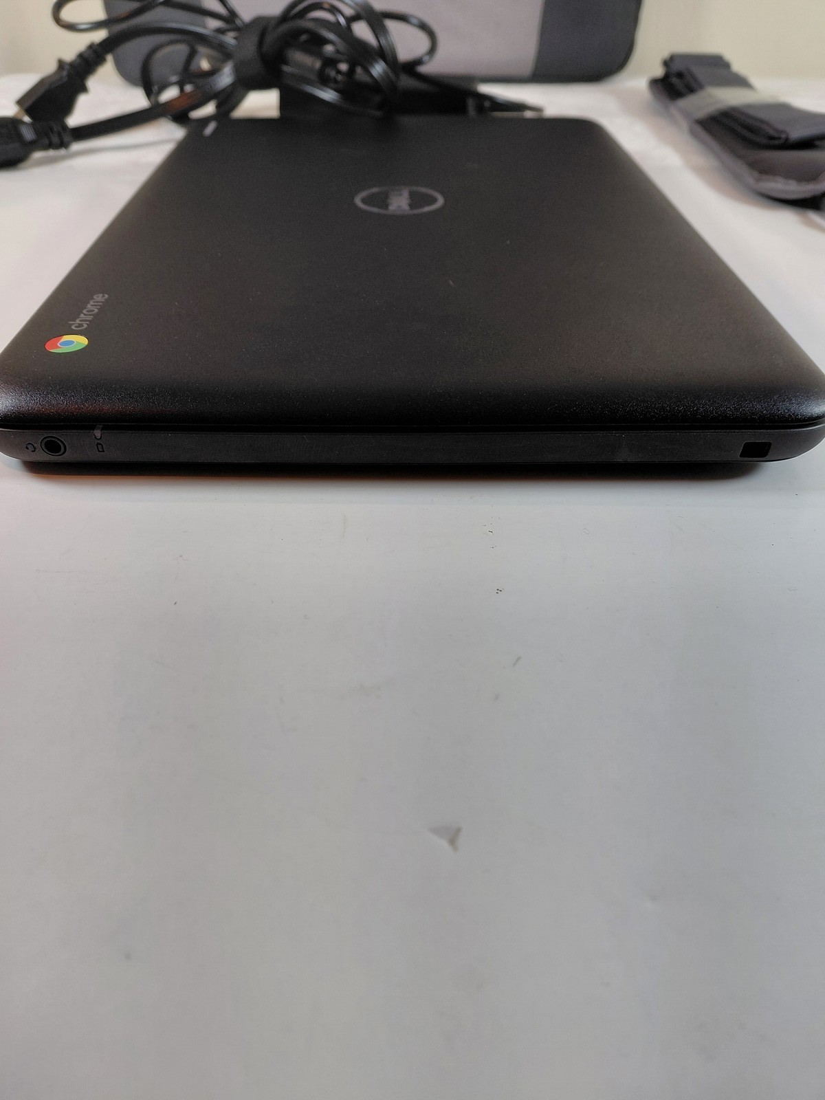 Dell Inspiron 3181 P26T Chromebook Intel 2018 Black w/ Targus Case & Charger