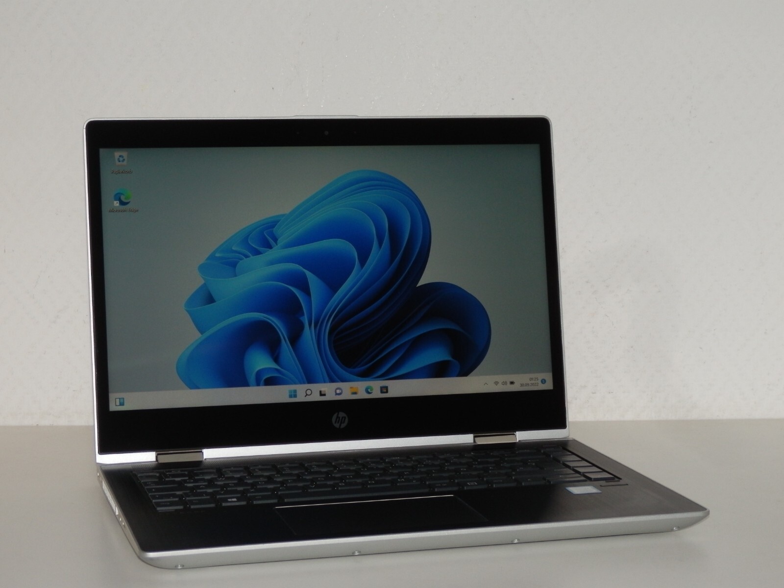 HP ProBook X360 440 G1 , Intel i5-8250U, 8GB Ram 256GB SSD, UHD 620 14″ Zoll FHD