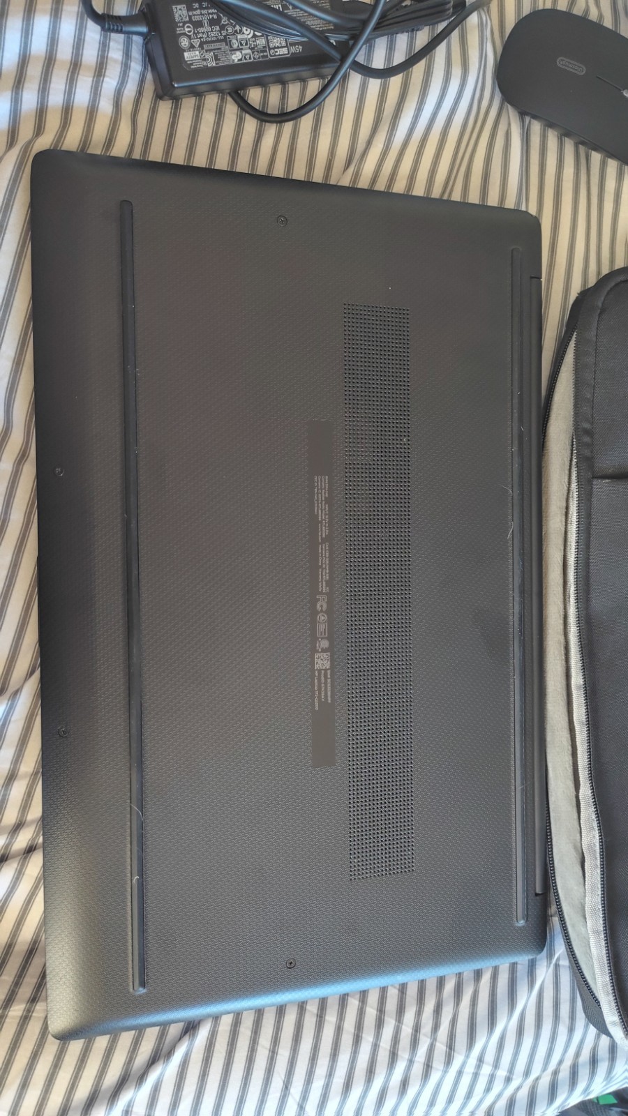 HP 17.3″ (1TB HDD, Intel Core I7-1165G7, 1.20 GHz, 16GB) Laptop Black