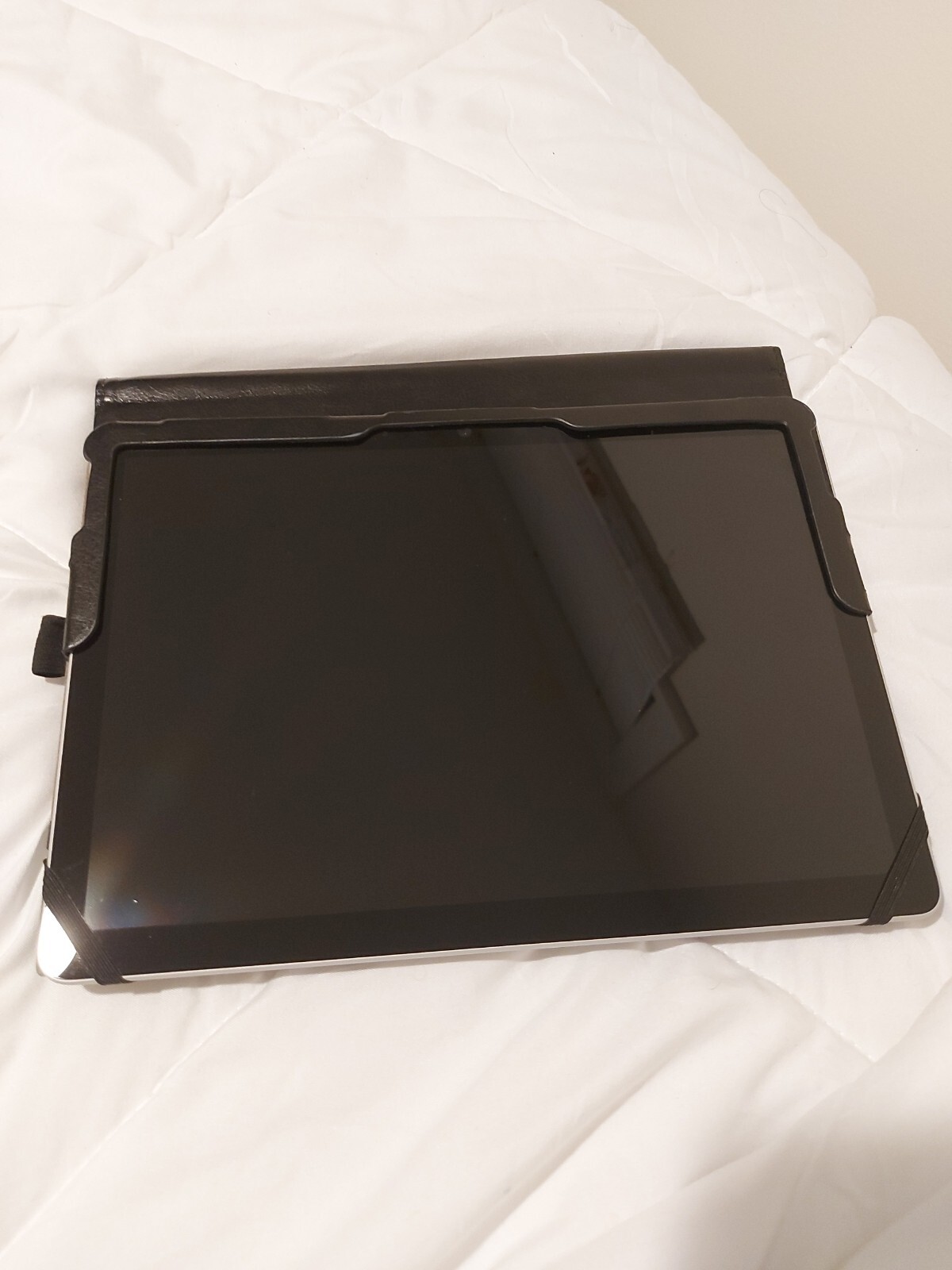 Microsoft Surface Go 3 10.5″ Tablet Intel Pentium Gold 6500Y 8GB RAM 128GB SSD