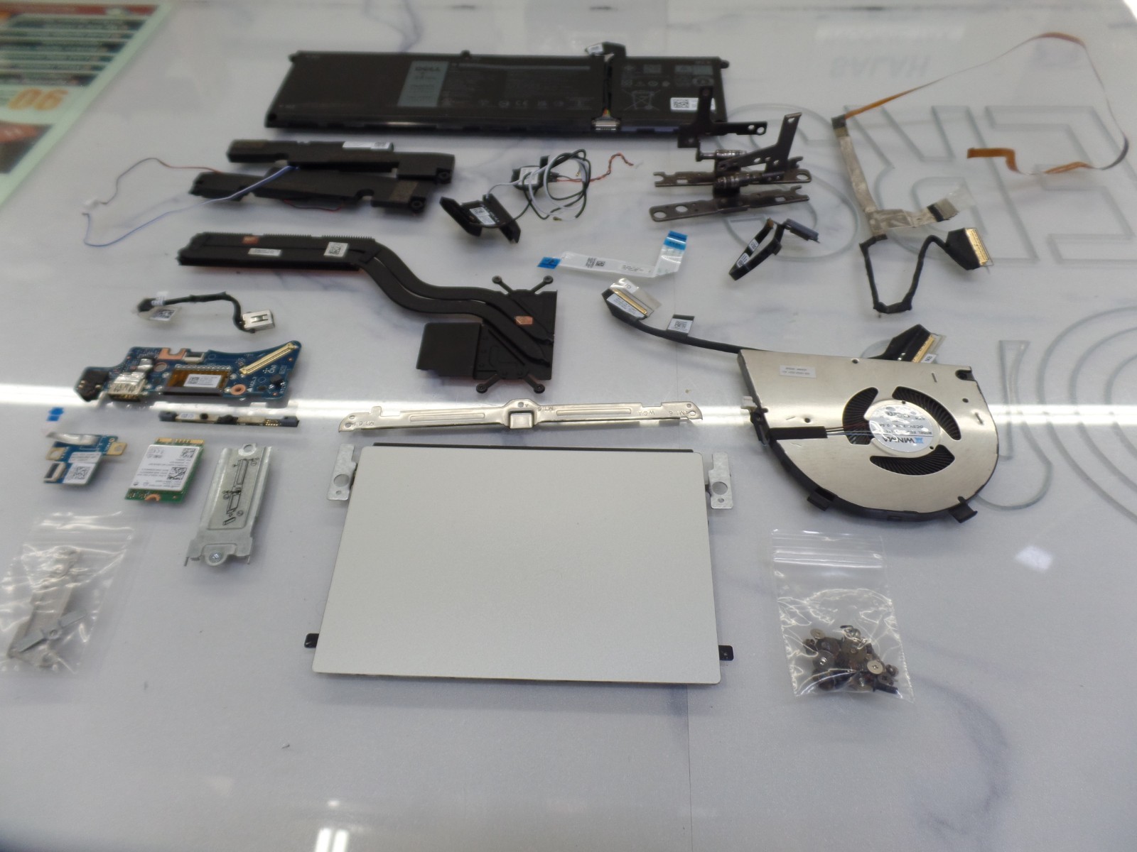 Genuine Dell Inspiron 16 5620 16″ individual Parts Battery/Fan/Trackpad/Speakers