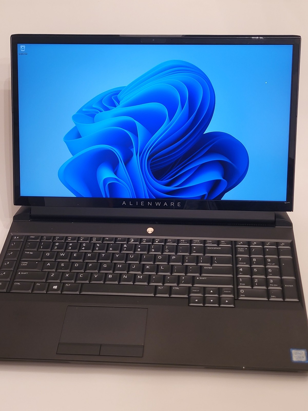 Alienware Area-51m laptop i9-9900 3.1GHz 16GB ram 1TB HDD 500GB SSD RTX 2070