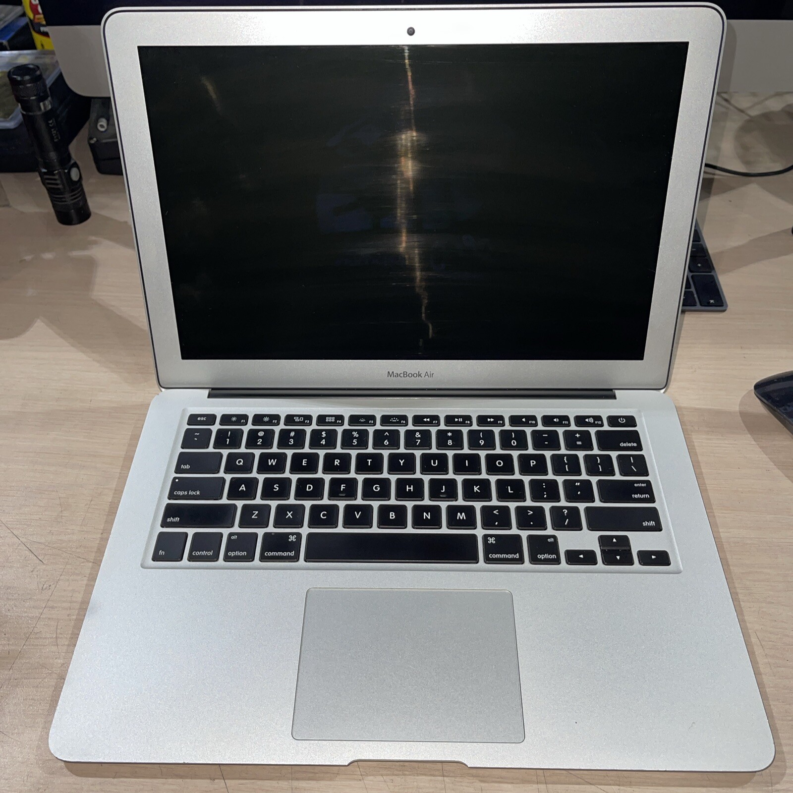 Apple Macbook Air Mid 2012 i5-3427U 1.8GHZ 4gb RAM NO HD’