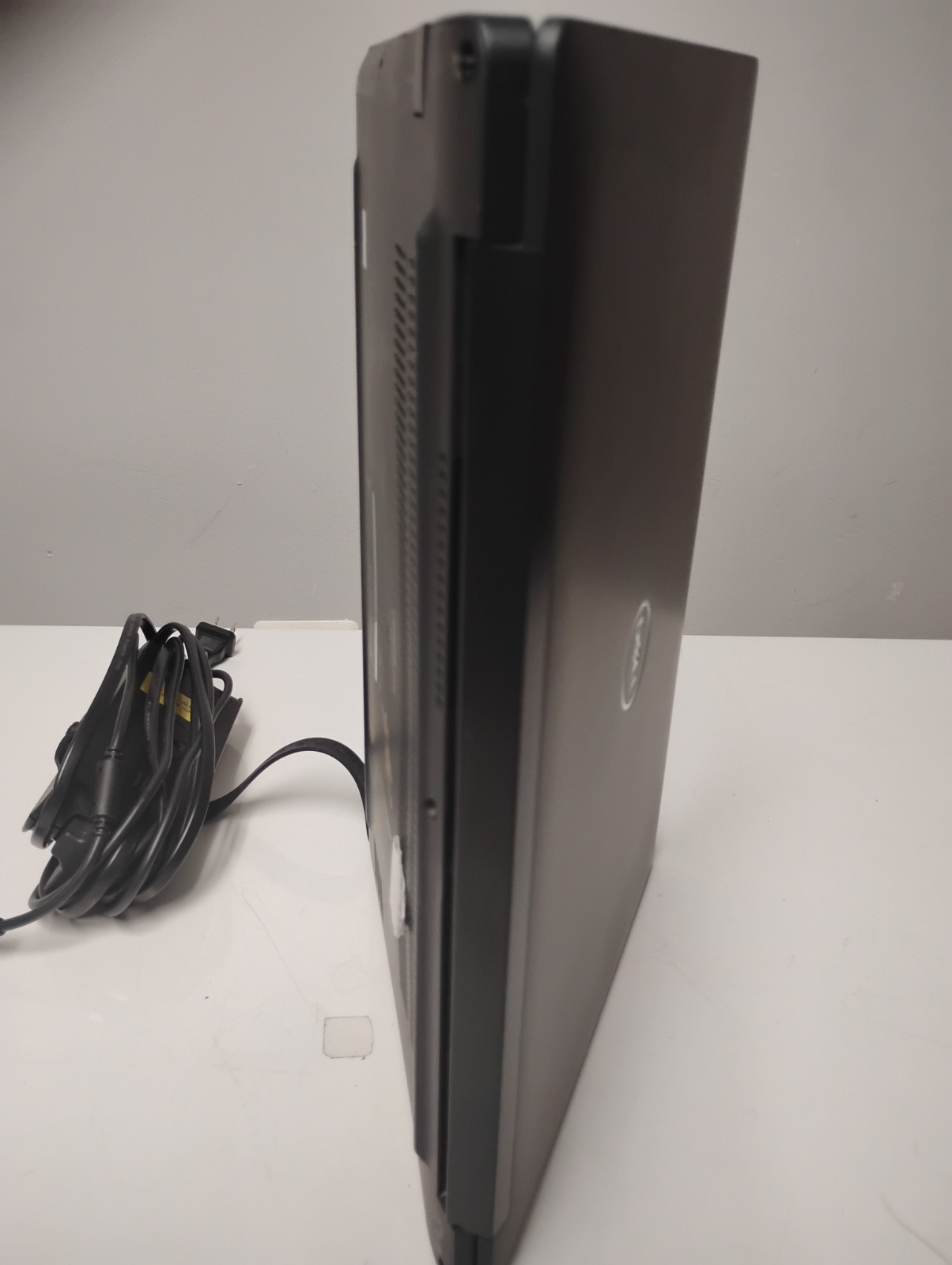 Dell Latitude 7490 14” (512GB SSD Intel Core i5-8350U 3.6GHz 8GB RAM) Laptop –