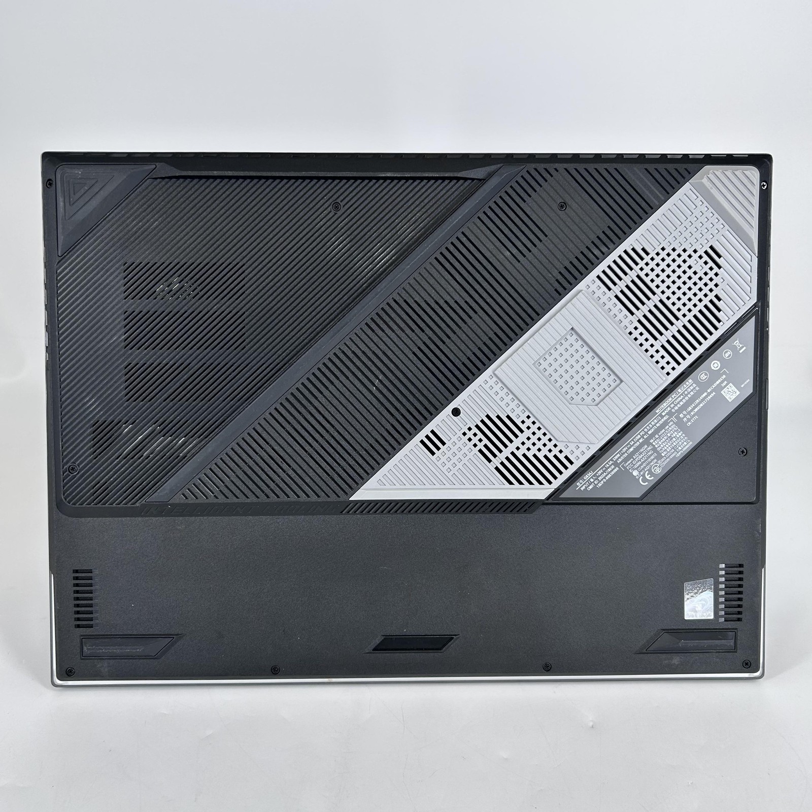 Asus ROG Strix Scar 18 G834 240Hz QHD+ 2.2 GHz i9-14900HX 32GB 1TB SSD RTX 4080