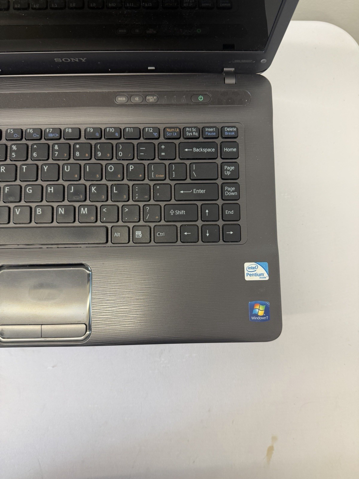 Sony Vaio PCG-7184L Laptop – Good Screen – Intel Pentium T4300 – Read Des