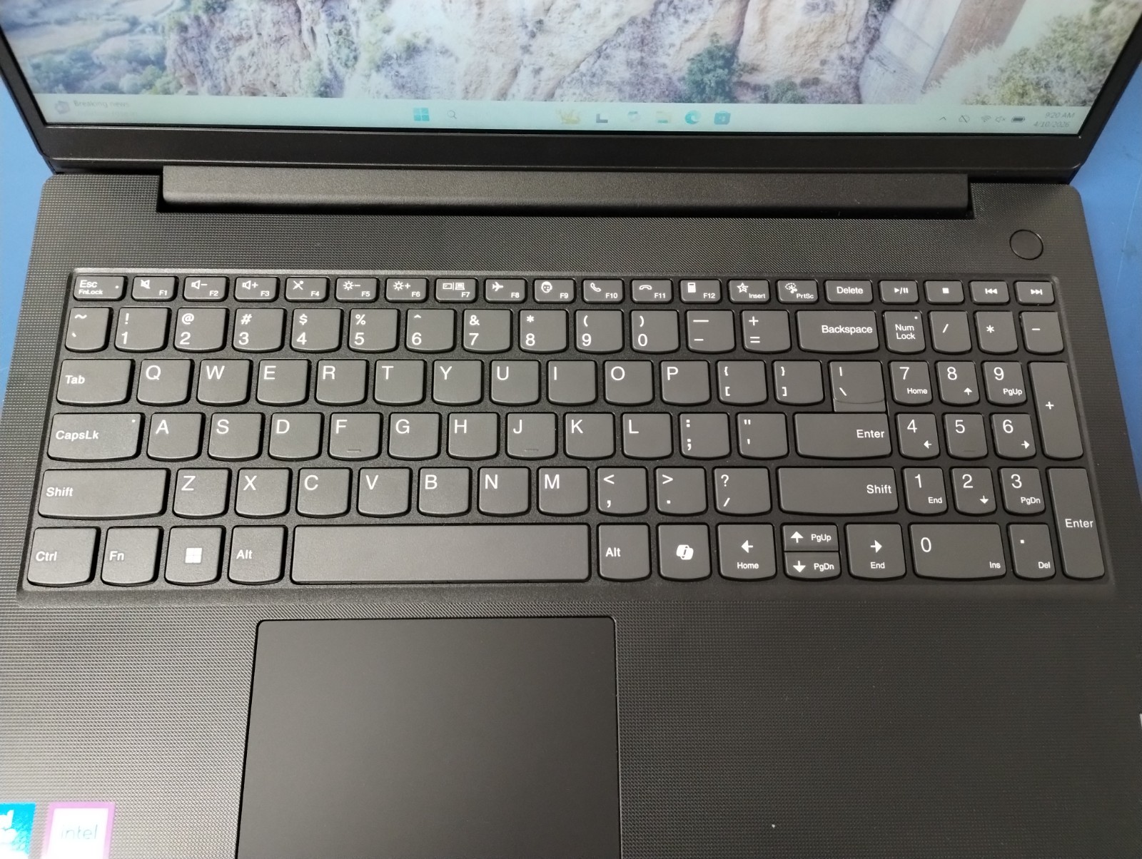 Lenovo V15 G5 IRL, Intel Core 7 240H, 2.50 GHz, 16 GB RAM, 1 TB NVMe SSD