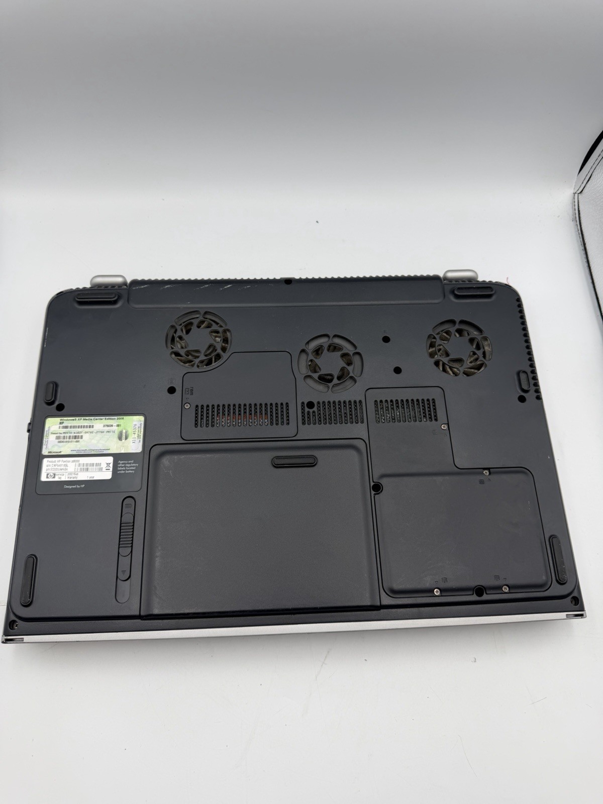 HP Pavilion zd8000 Laptop AS-IS Untested No Charger HDD RAM Included
