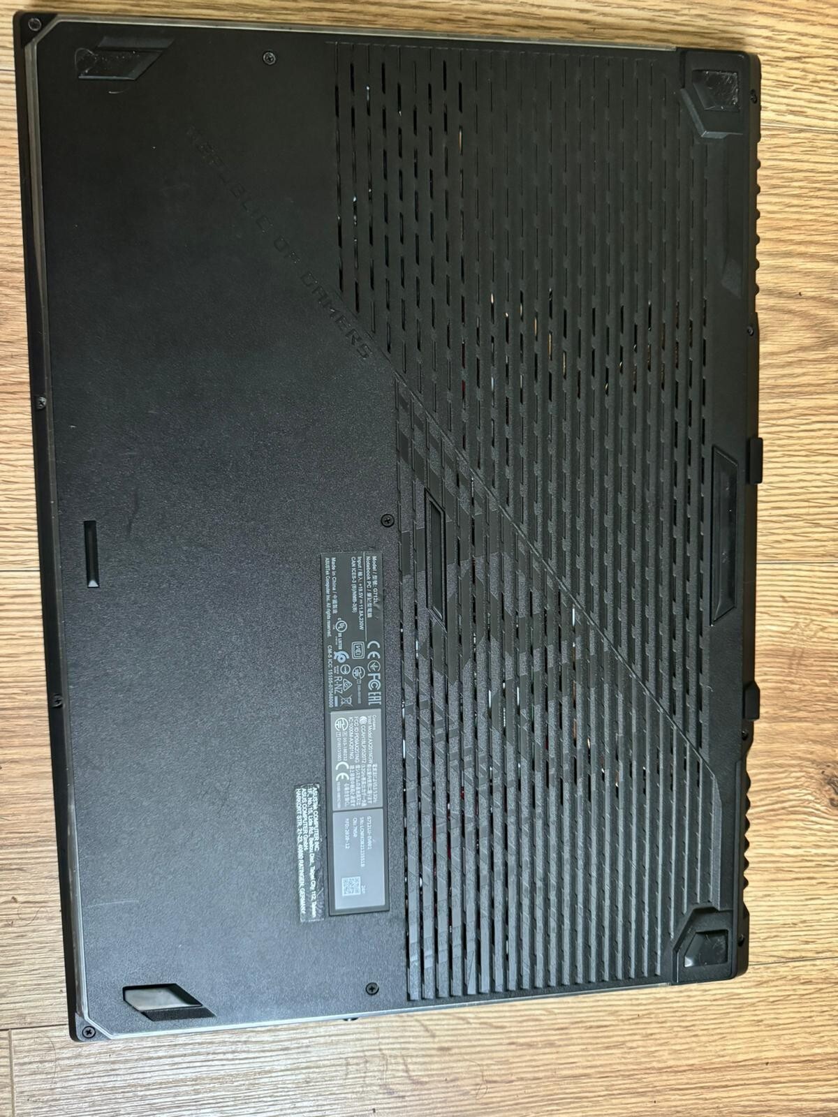 ASUS ROG Strix G17 Notebook/Laptop 17.3 in Black – G712LU