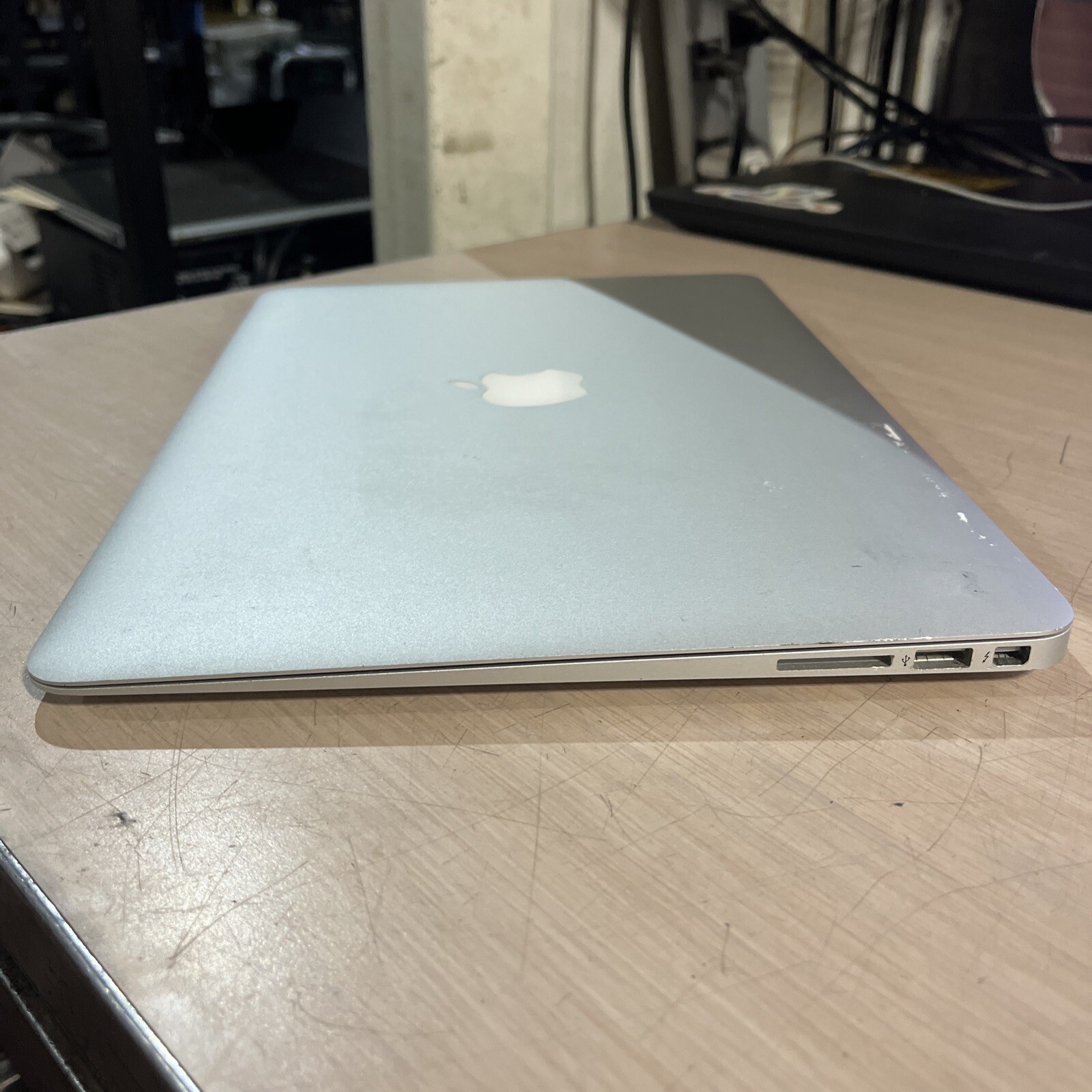 APPLE MACBOOK AIR 13″ MID-2013 CORE I5-4250U 1.3GHZ 4GB RAM
