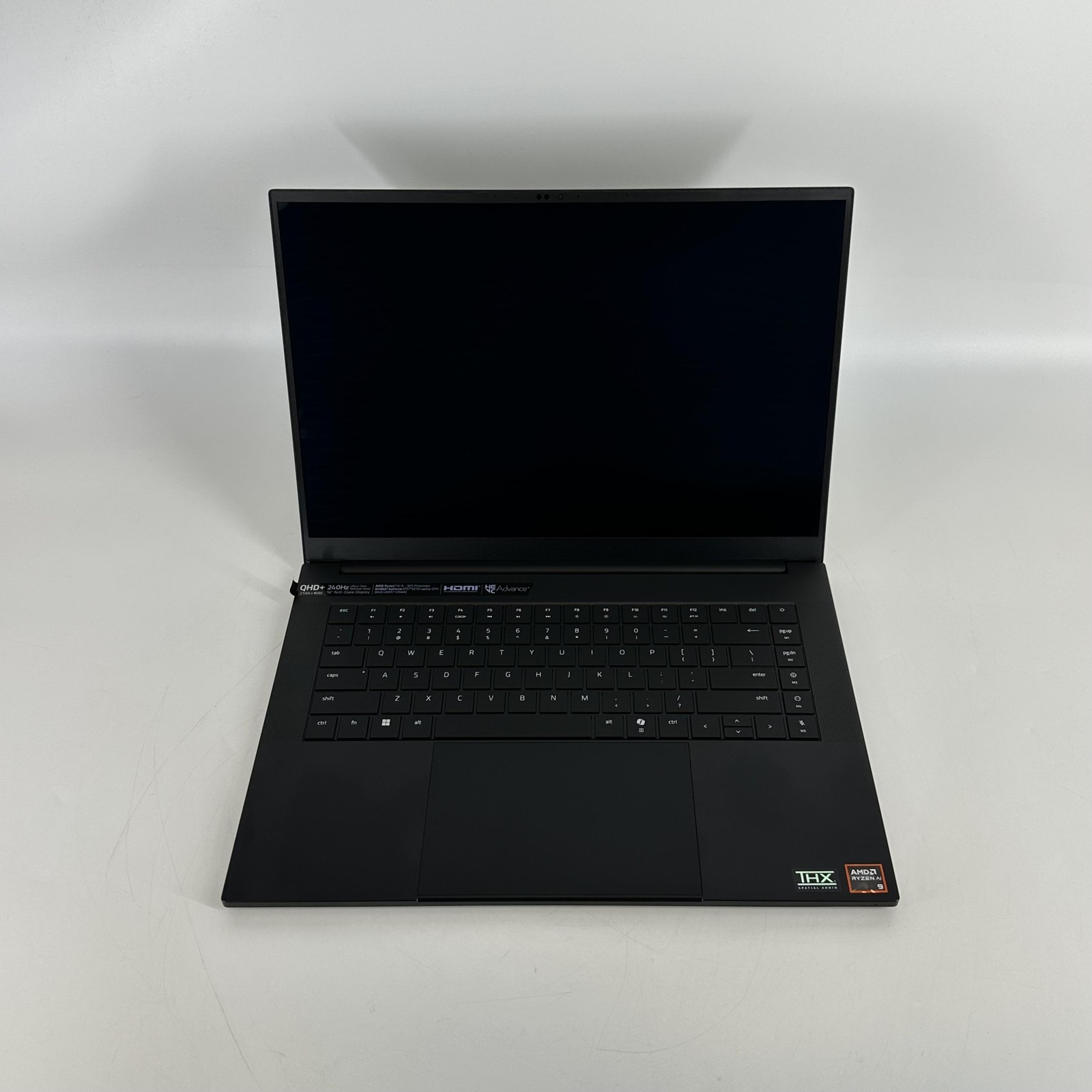 Razer Blade 16 240Hz QHD+ 2.0 GHz Ryzen AI 9 365 32GB 1TB SSD RTX 5070 Very Good